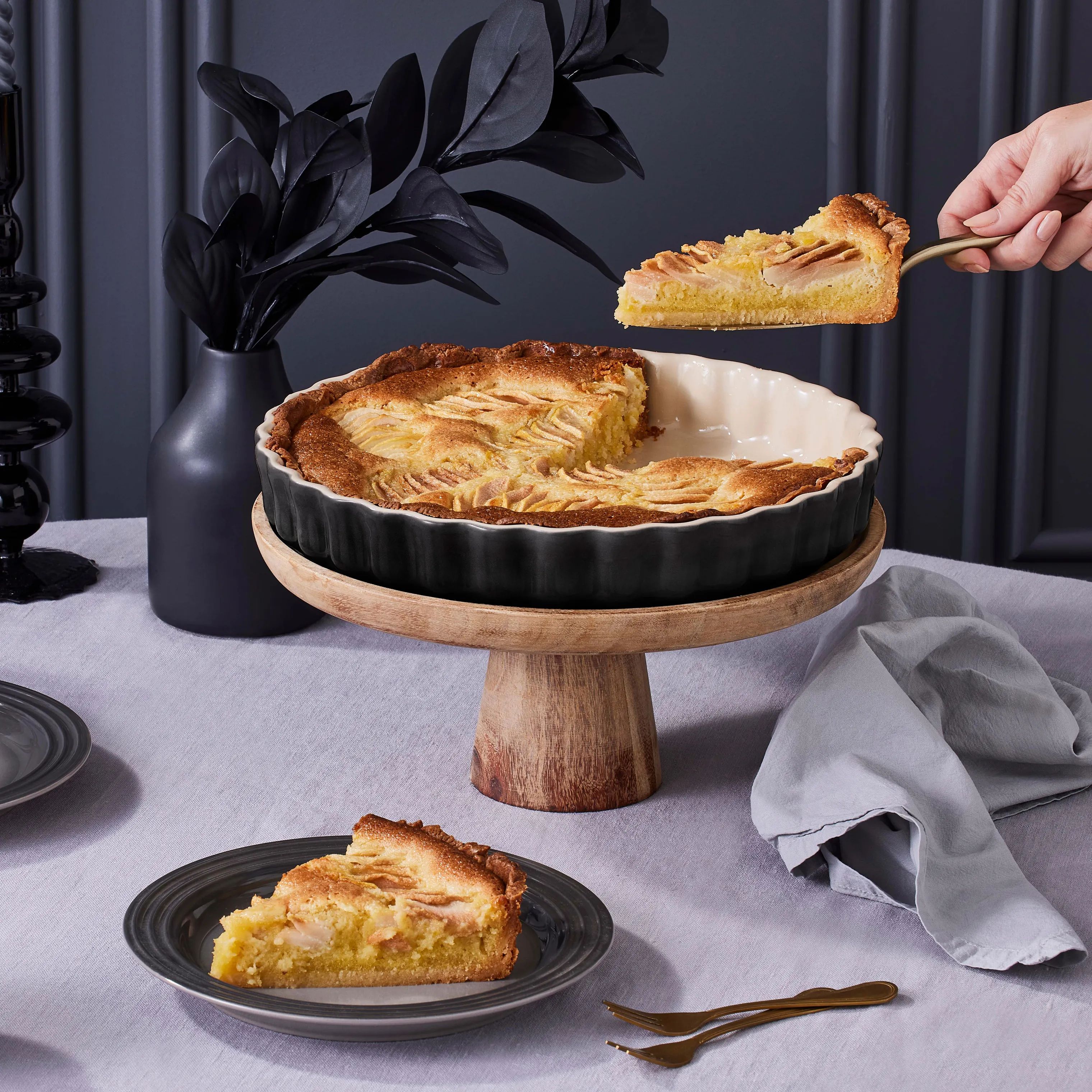 Le Creuset Tærteforme og fade Heritage Tærtefad i Black, 28 cm, 3