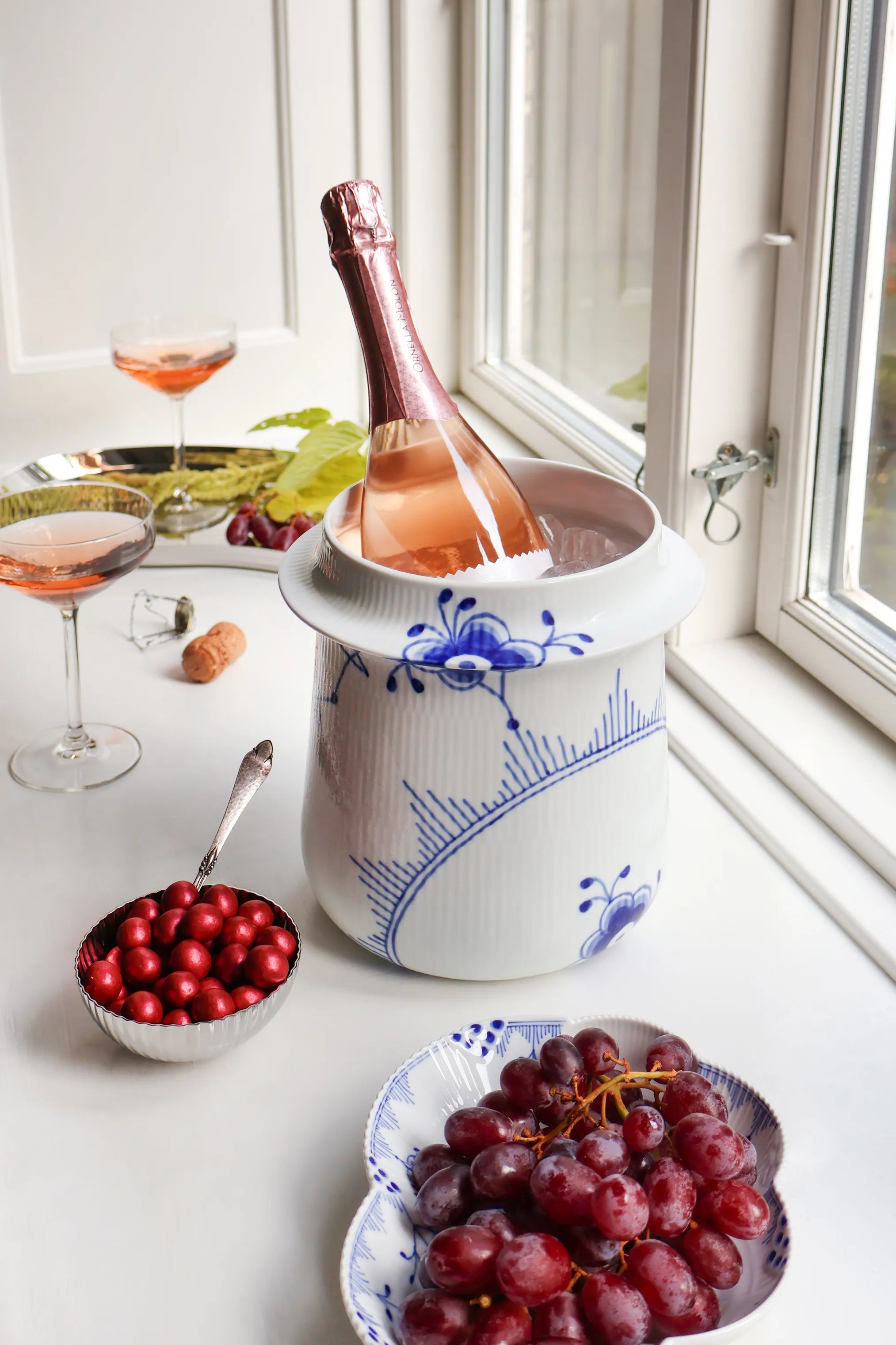 Royal Copenhagen Vinkølere Blå Mega Riflet Vinkøler i Hvid/Blå, 2