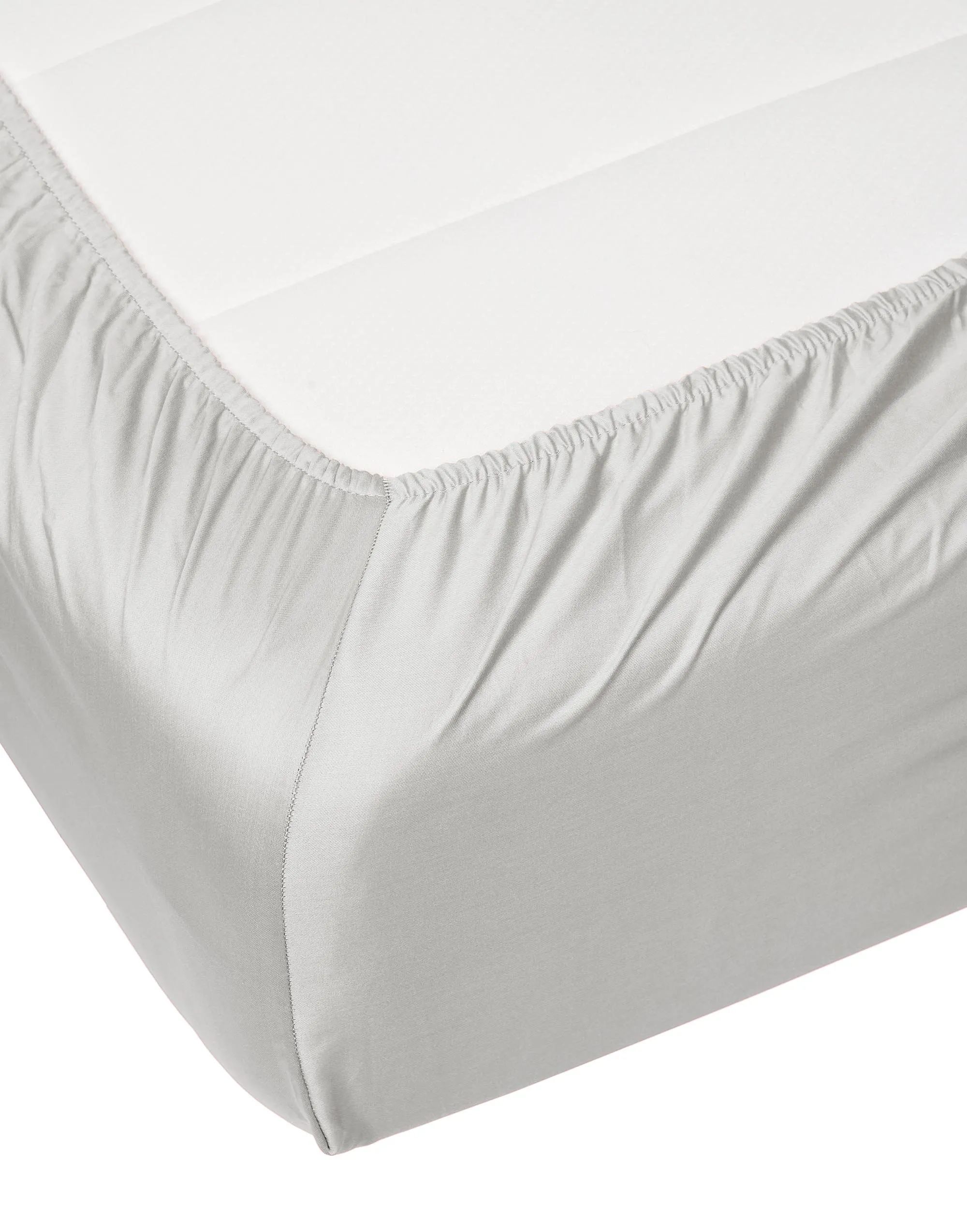 Essenza Lagner Satin Boxlagen i Sølvfarvet, B180 x L200 cm, 3
