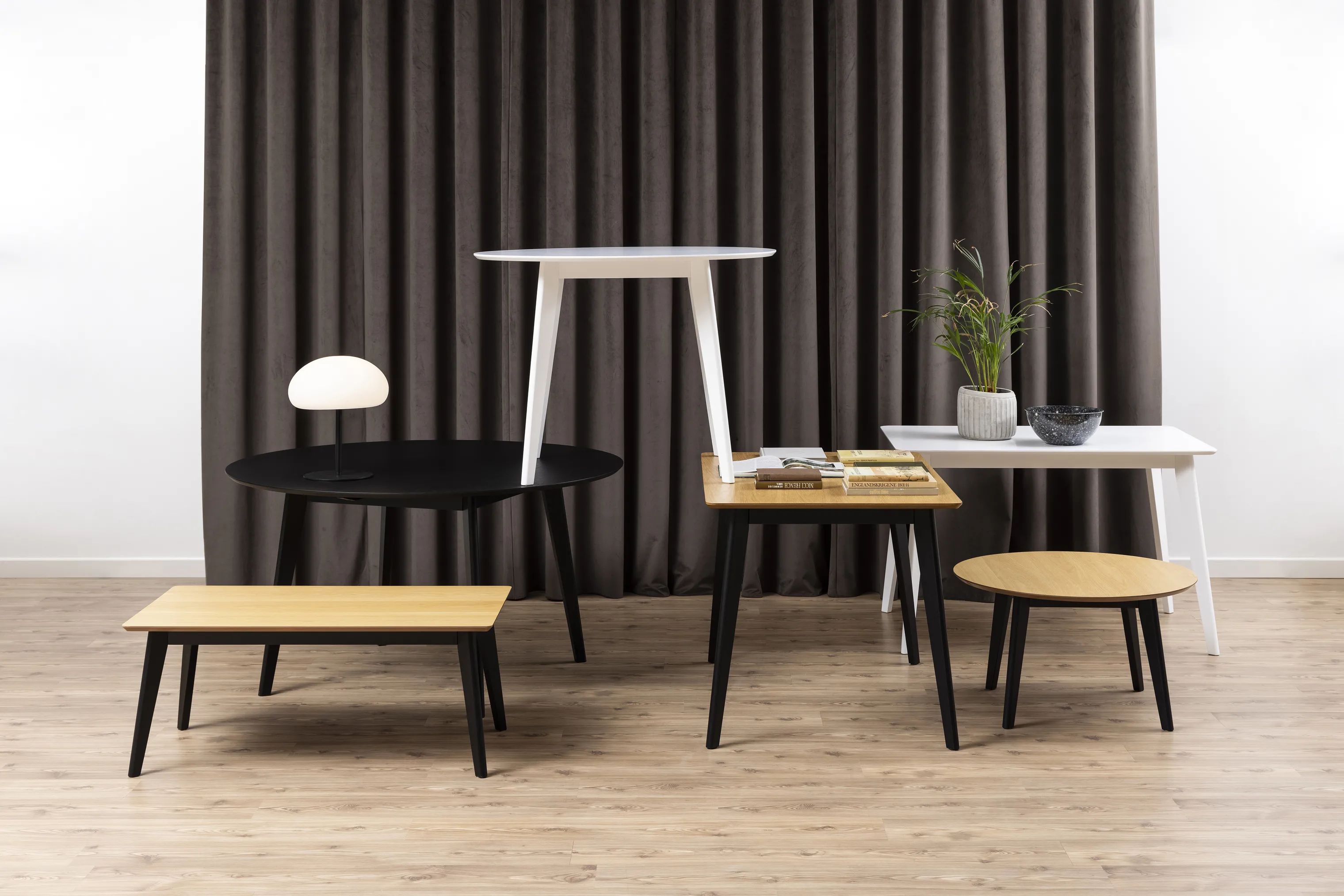 CASA Living Spiseborde Roxby Spisebord i Sort, 140 cm, 2