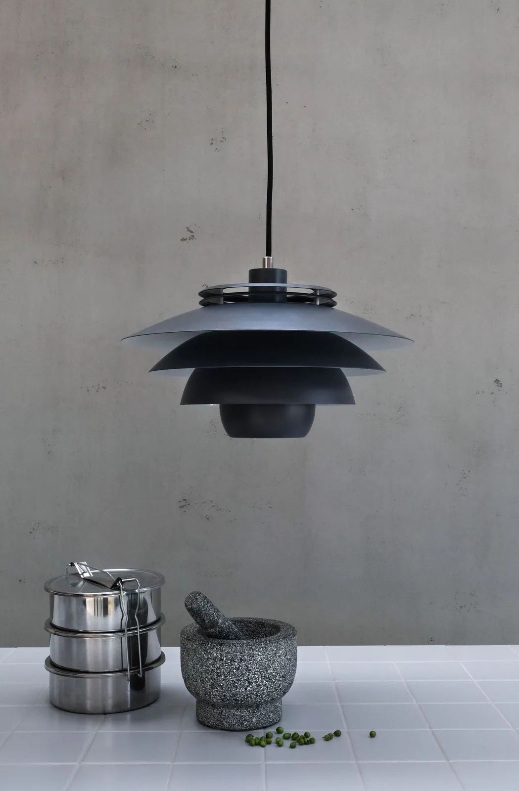 Dyberg Larsen Pendler Ejka Pendel i Mørkegrå, 38 cm, 2