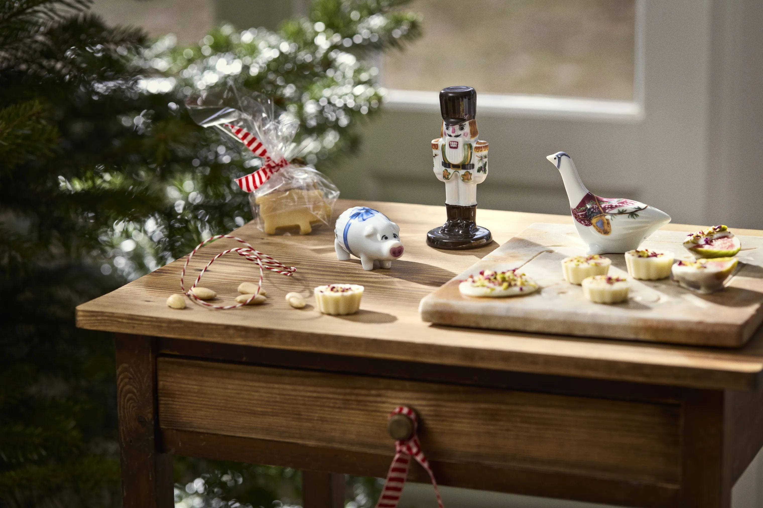 Kähler Julefigurer Hammershøi Jul Nøddeknækker i Hvid m. deko, 5