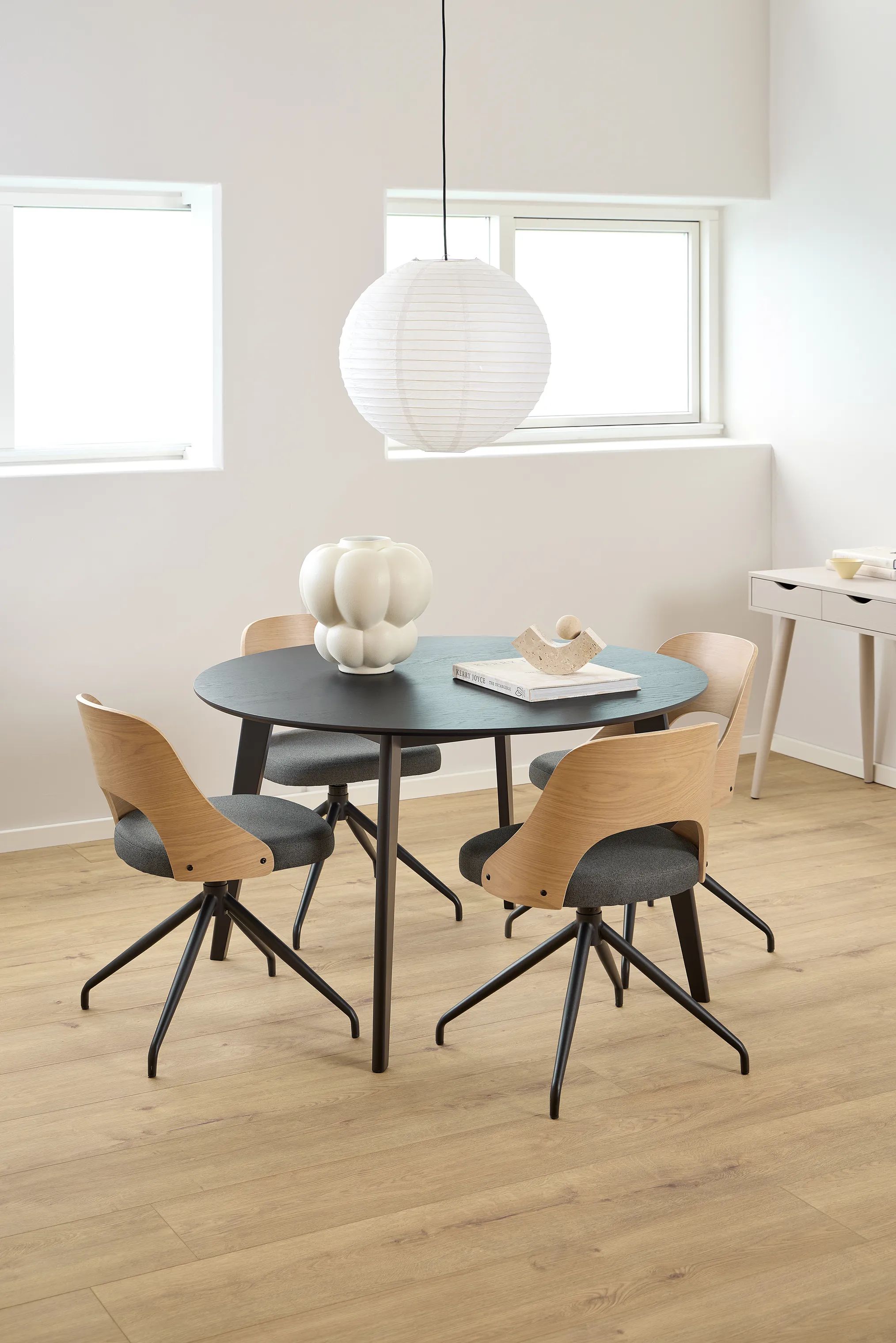 CASA Living Spiseborde Roxby Spisebord i Mat sort, 120 cm, 2