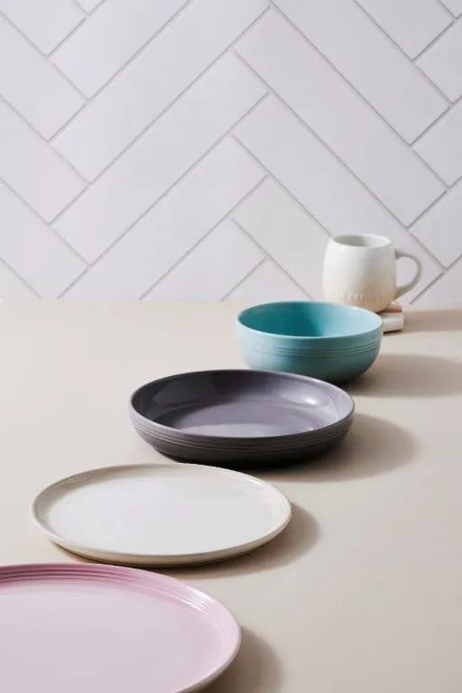 Le Creuset Middagstallerkener Coupe Collection Coupe Middagstallerken i Shell pink, 27 cm, 2