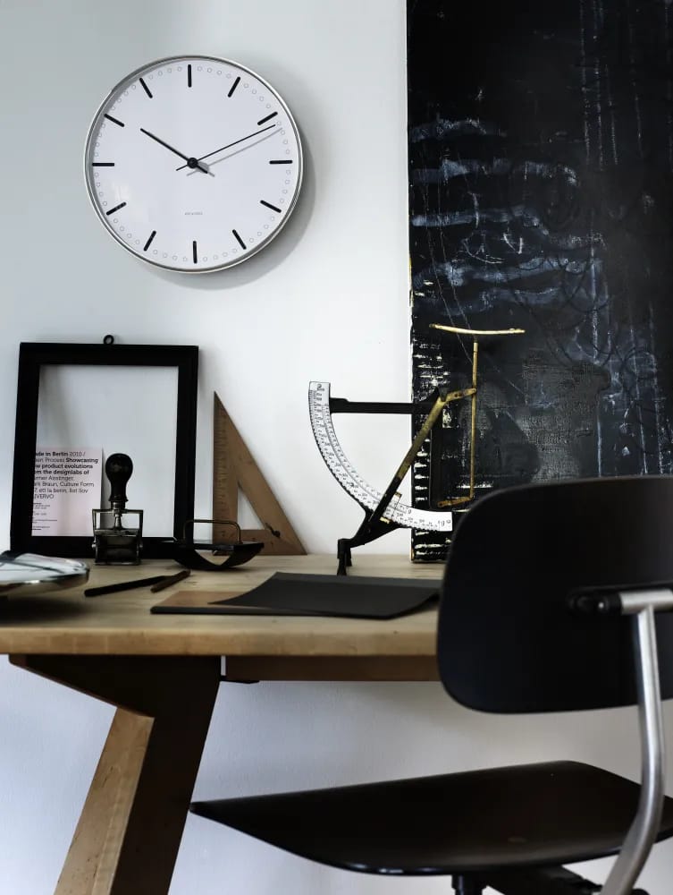 Arne Jacobsen Vægure City Hall Vægur i Sort/Hvid, 29 cm, 2