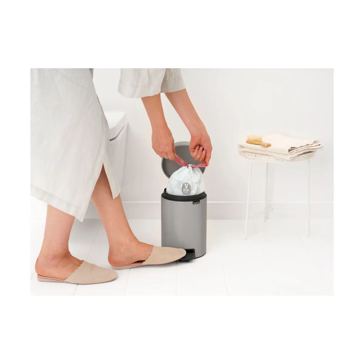 Brabantia Toiletspande NewIcon Pedalspand i Soft Grey, 3 L, 4