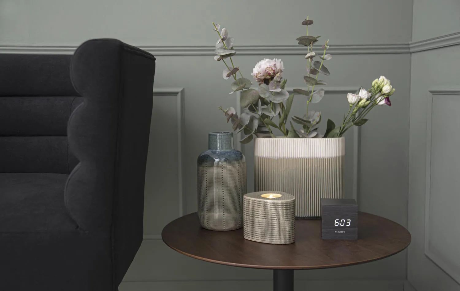 Karlsson Vækkeure Mini Cube Veneer Vækkeur i Sort, 2