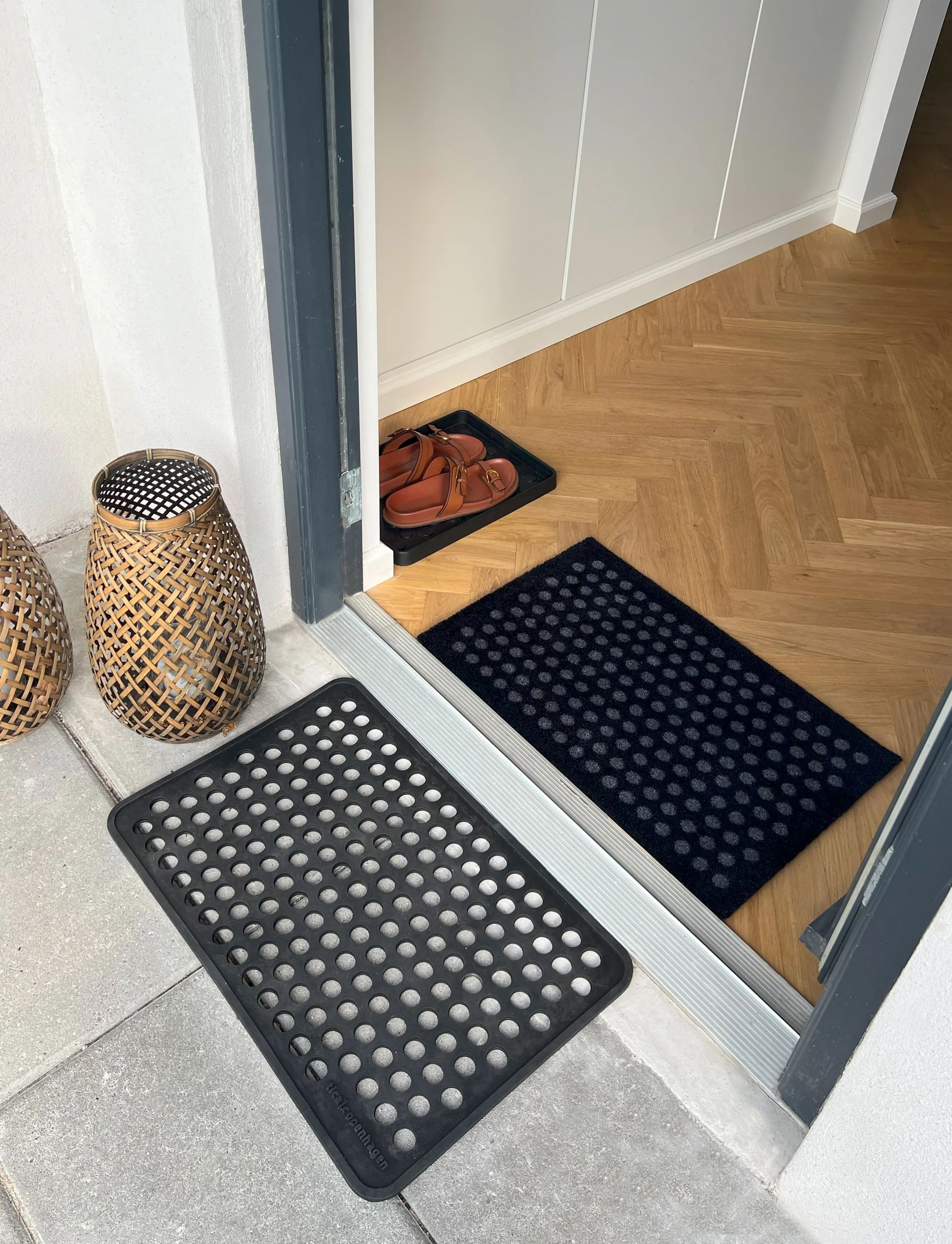 Tica Copenhagen Dørmåtter Dot Dørmåtte i Sort, 6