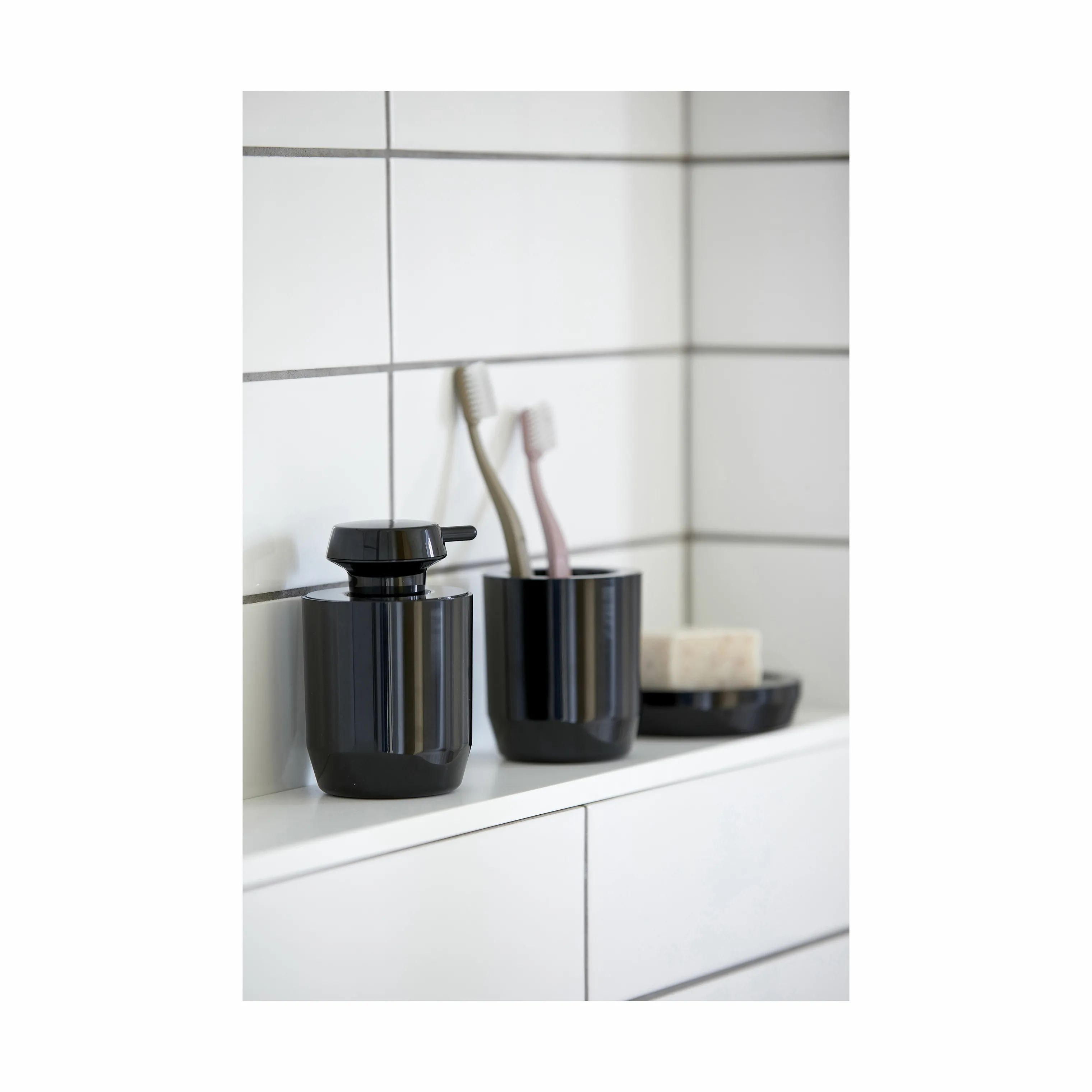 Zone Tandbørsteholdere Suii Tandbørstekrus i Black, 9 cm, 2