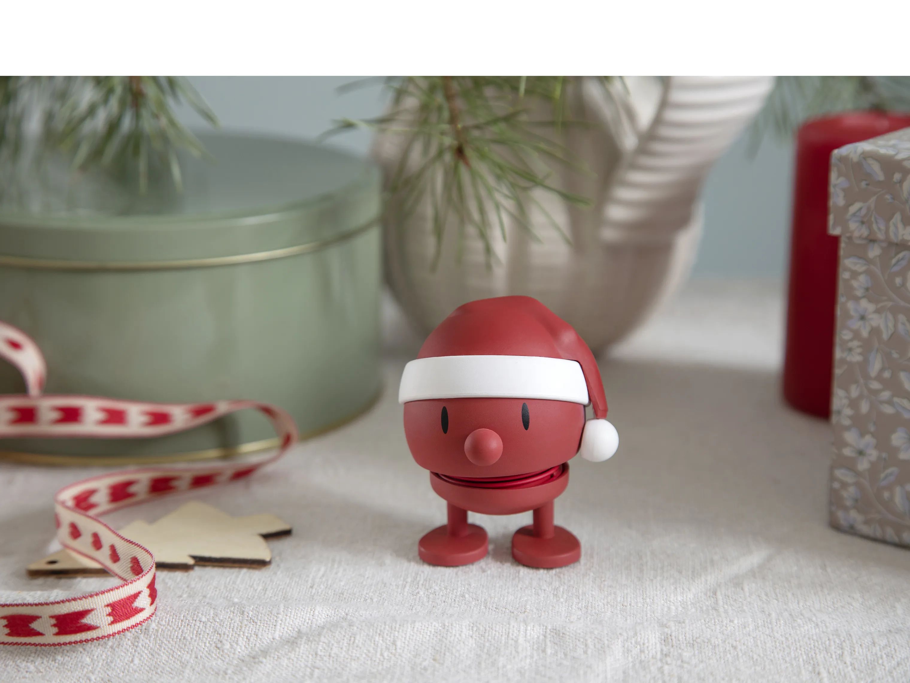 Hoptimist Øvrige figurer Christmas Bumble - Soft Santa i Red, 3