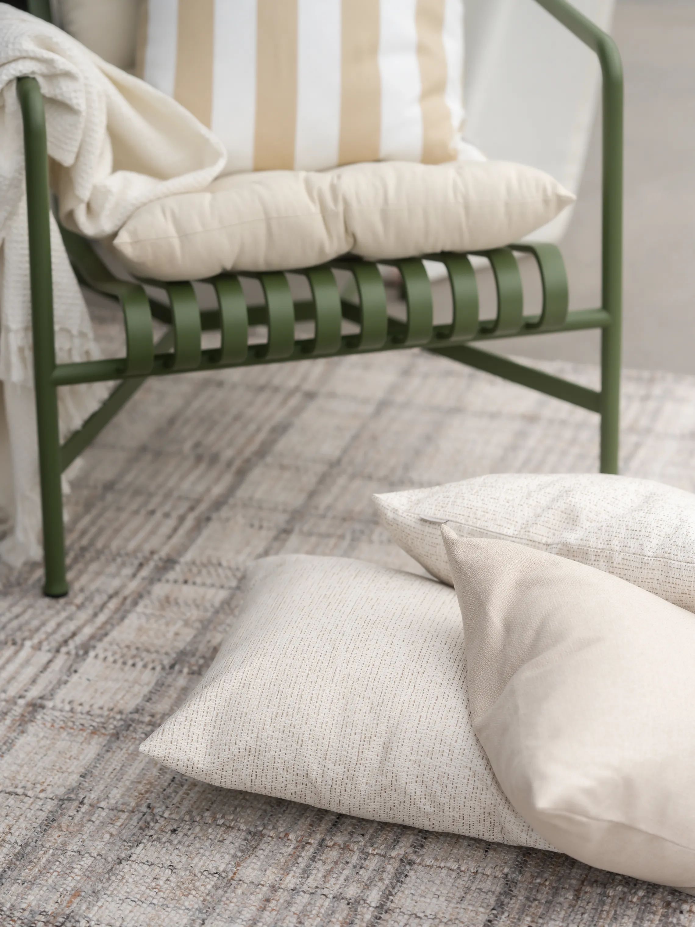 Svanefors Pyntepuder Bris Udendørspude i Beige, 2