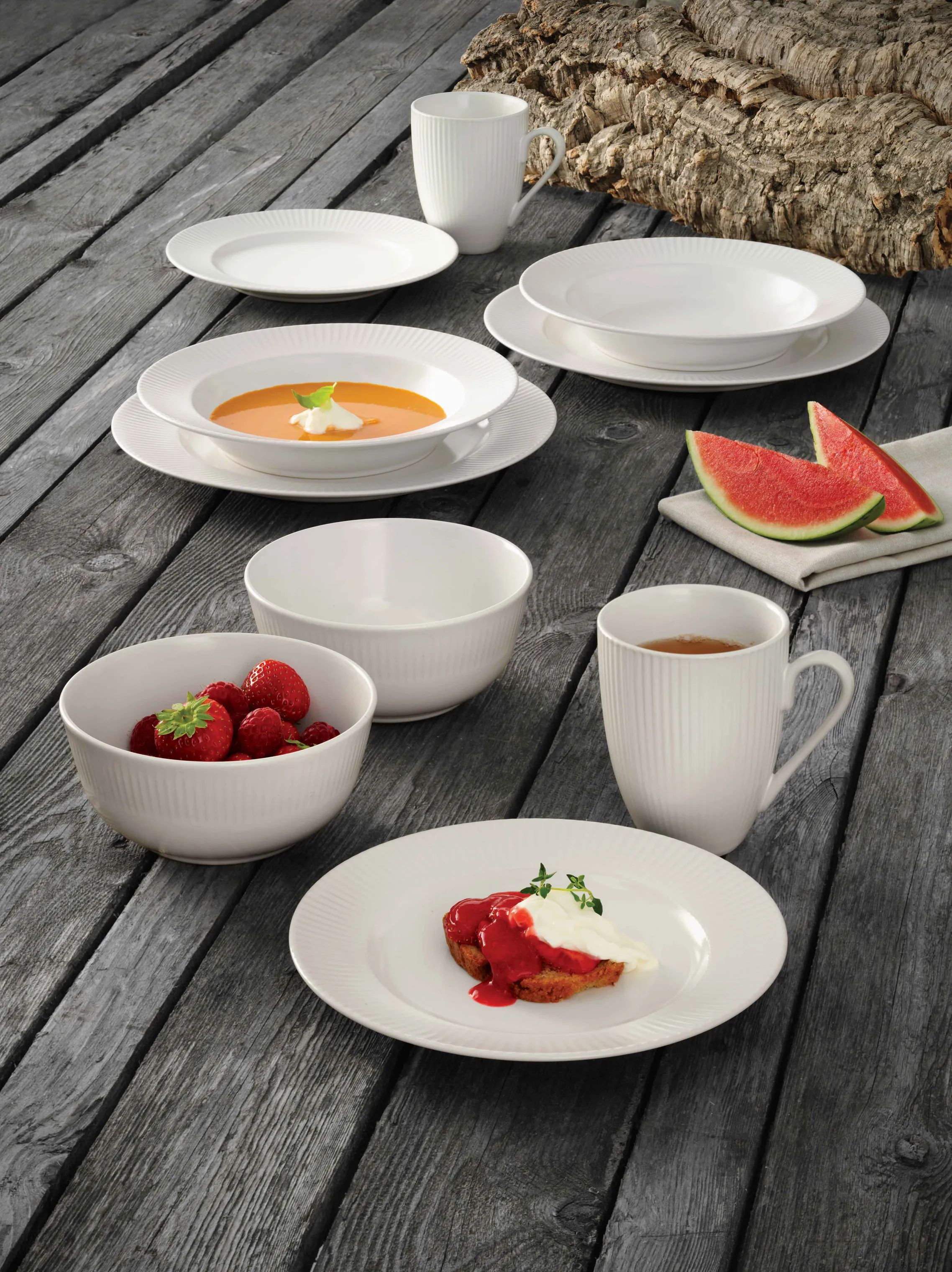 Aida Frokosttallerkener Groovy Frokosttallerken i Hvid, 2