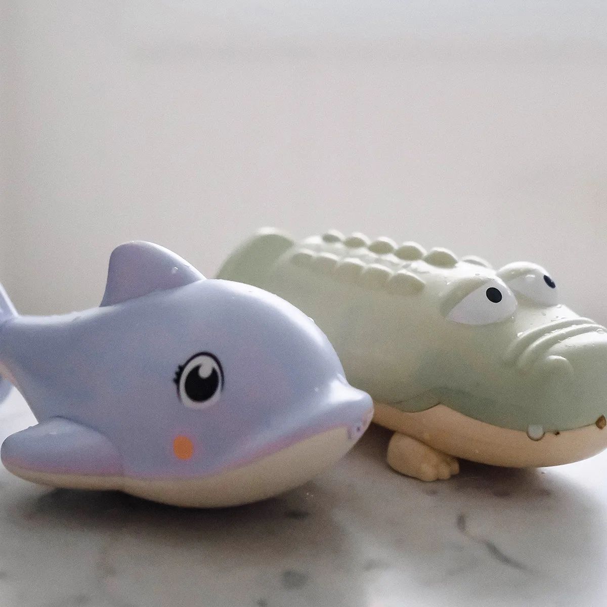 Sunnylife Badeudstyr Vandpistol - Delfin i Lilla, 2