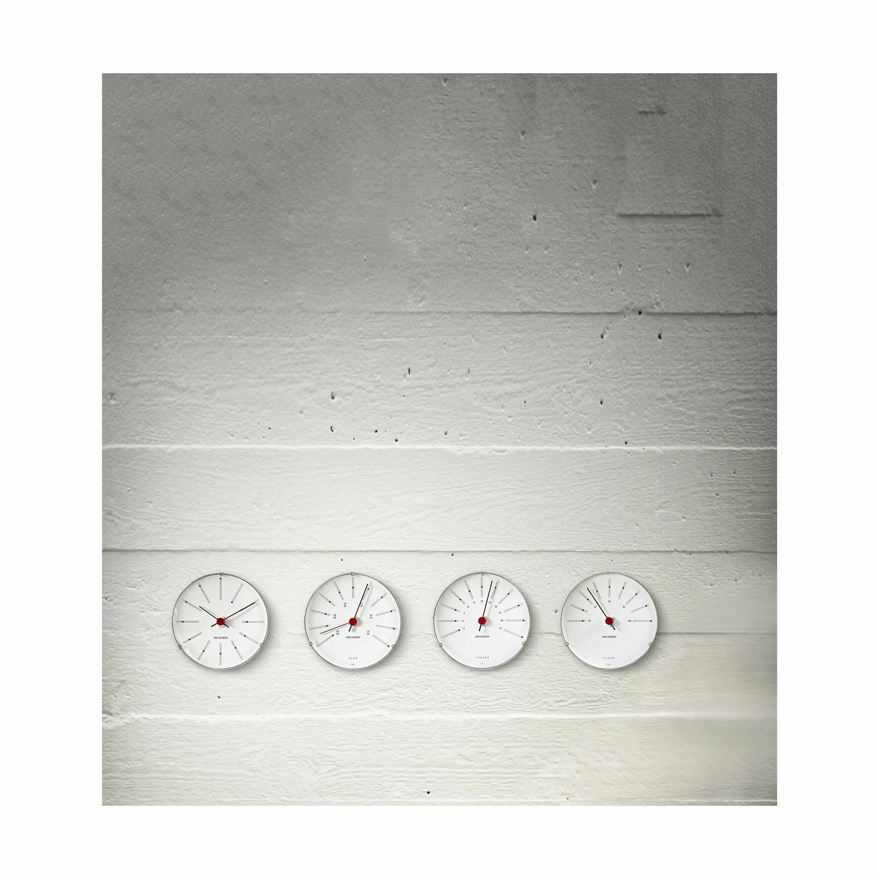 Arne Jacobsen Vægure Arne Jacobsen Bankers Vægur i Hvid, 29 cm, 2