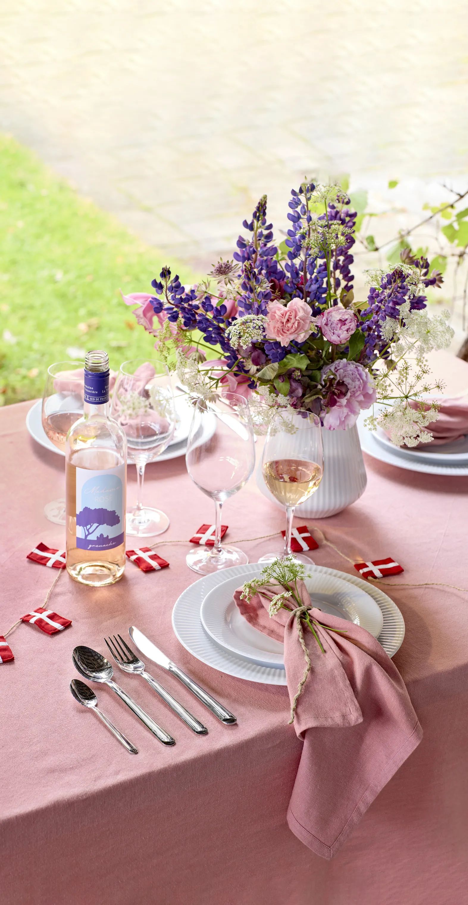 Domaine La Trésorieré Vin Rosévin Madame Rosé i Laksefarvet, 3