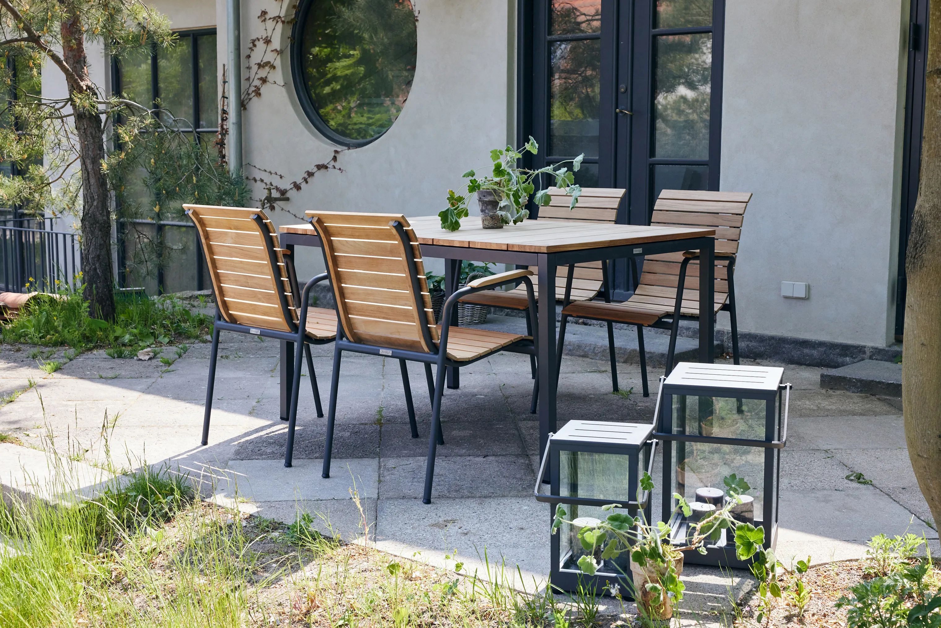 Mandalay Havemøbelsæt Toscana & Bellevue Havemøbelsæt - 5 dele i Antracit/Teak, 1 bord (L 132 cm) og 4 stole, 3