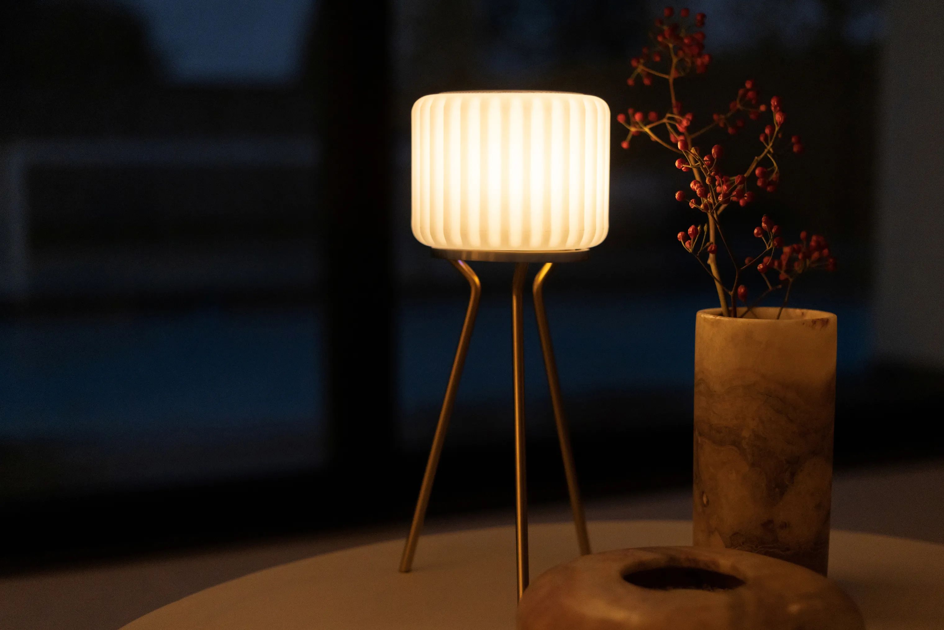 Atelier Pierre since 1968 Bordlamper Dentelles Tripod Lampefod i hvid/guldfarvet, 2