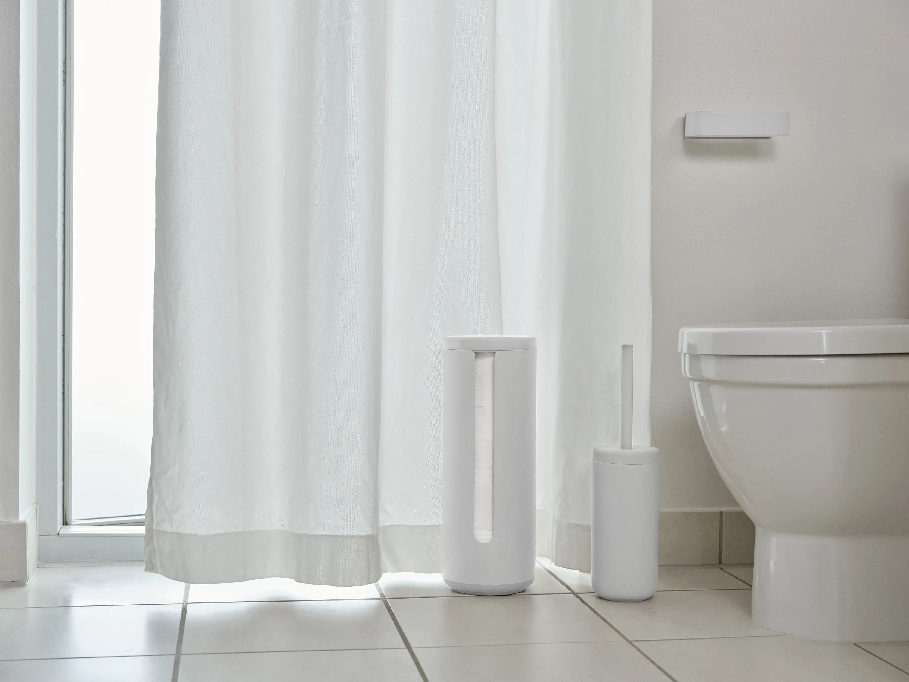 Zone Tilbehør til bad Ume Toiletrulleholder i Hvid, 2
