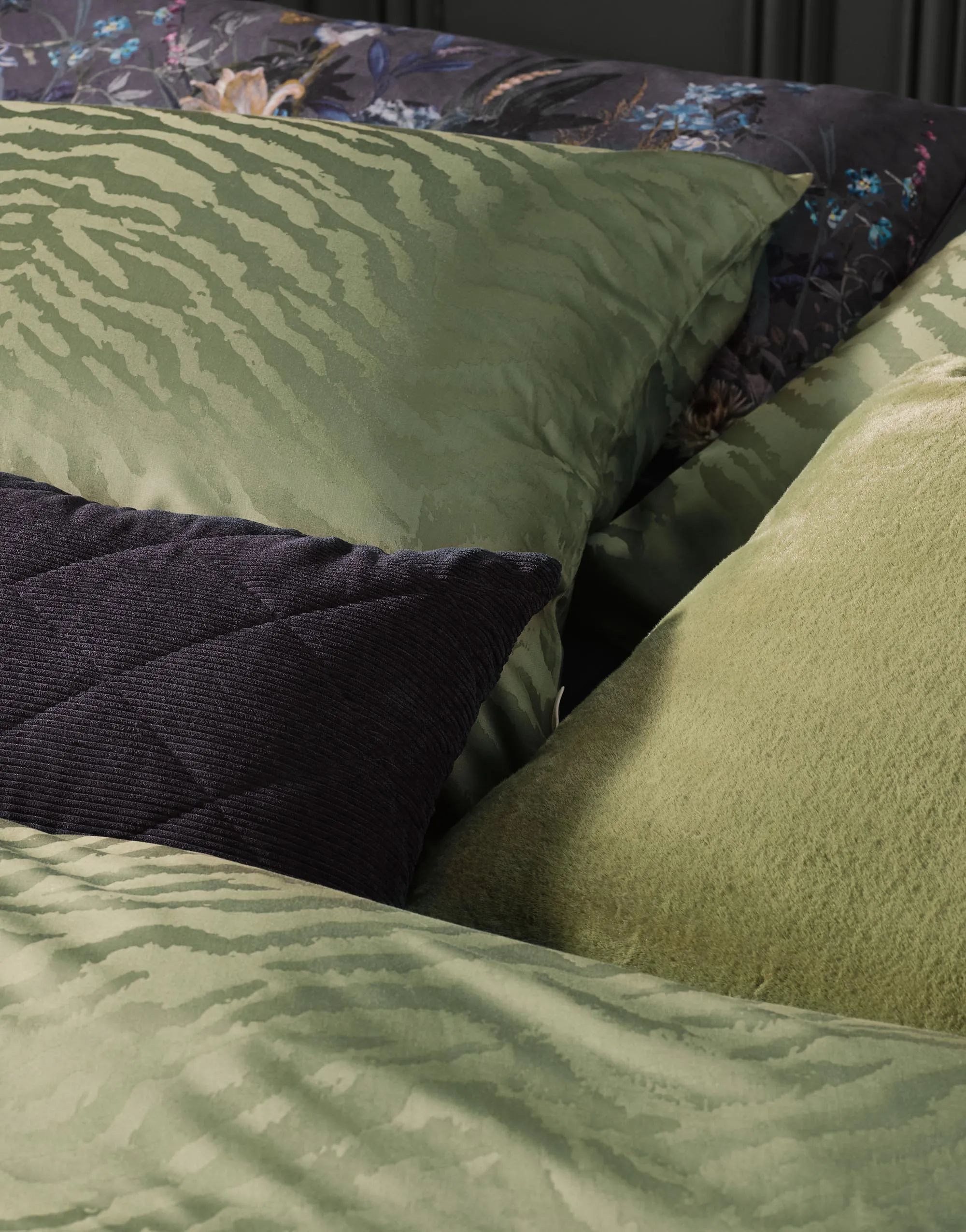 Essenza Pyntepuder Billie Pude i Nightblue, 2
