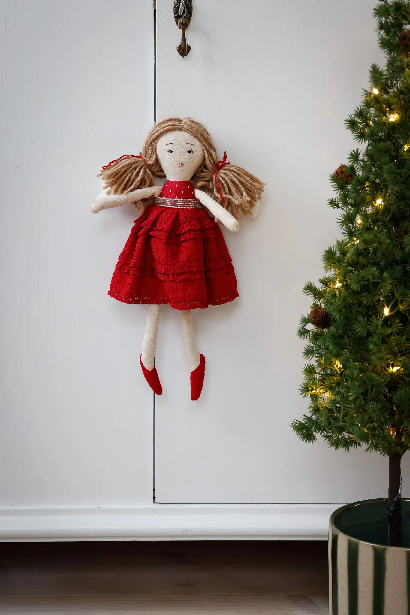 Casa Christmas Julefigurer Stofengel i Rød, 2