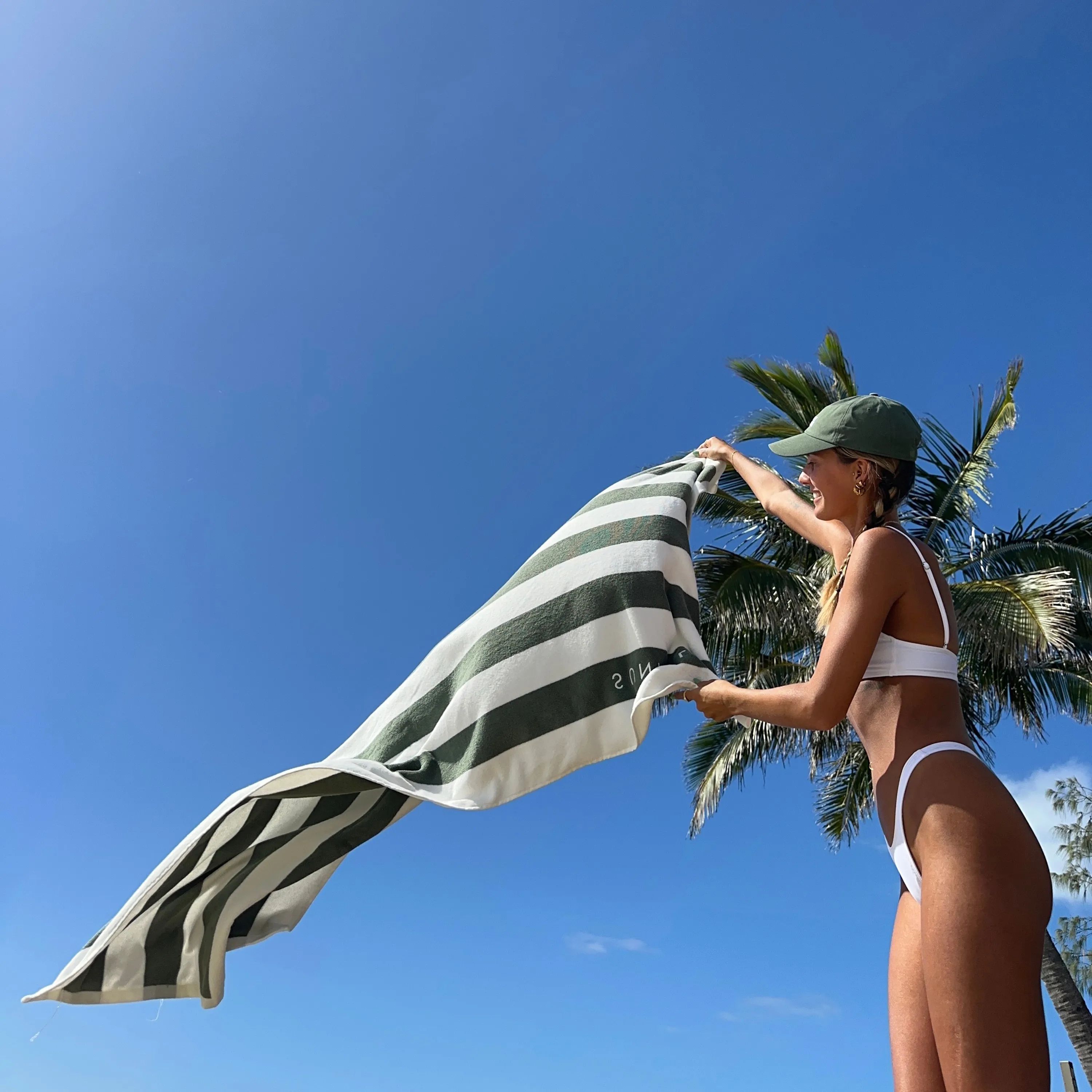 Sunnylife Håndklæder Badehåndklæde - The Vacay i Olive, 6