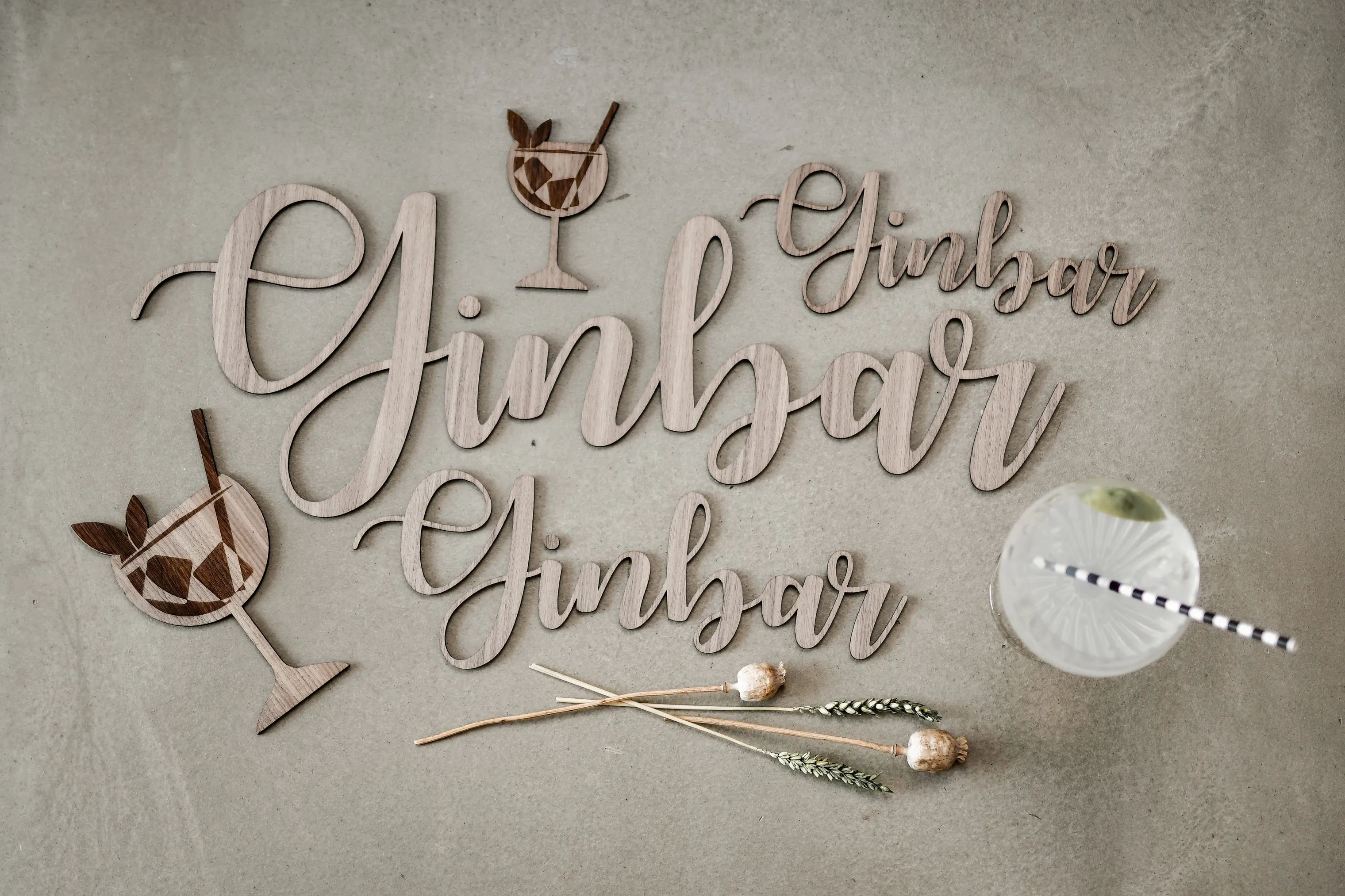 Minifabrikken Vægdekoration Curly Dekoration - Ginbar i Valnød, 2