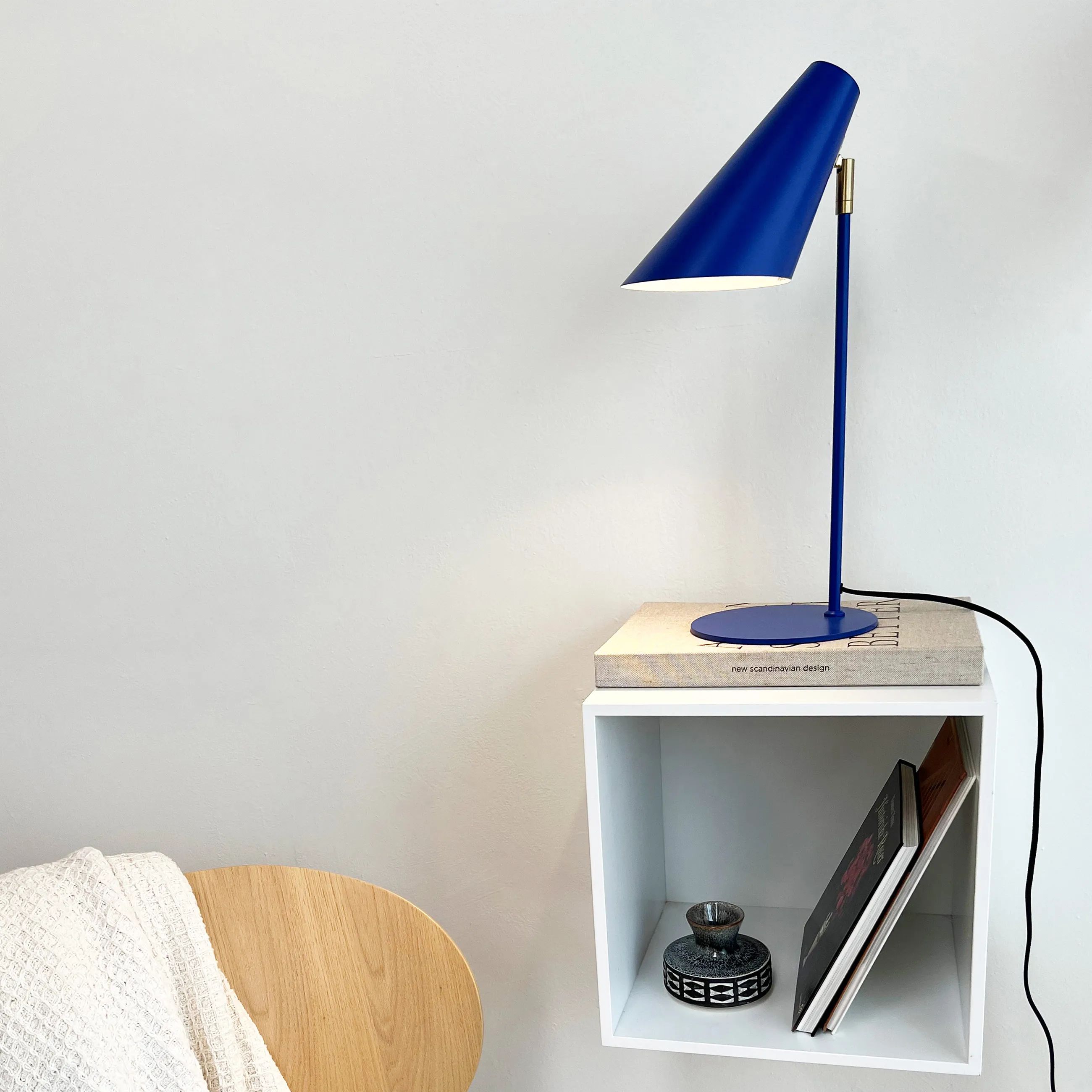 Dyberg Larsen Bordlamper Cale Bordlampe i Mørkeblå, 2