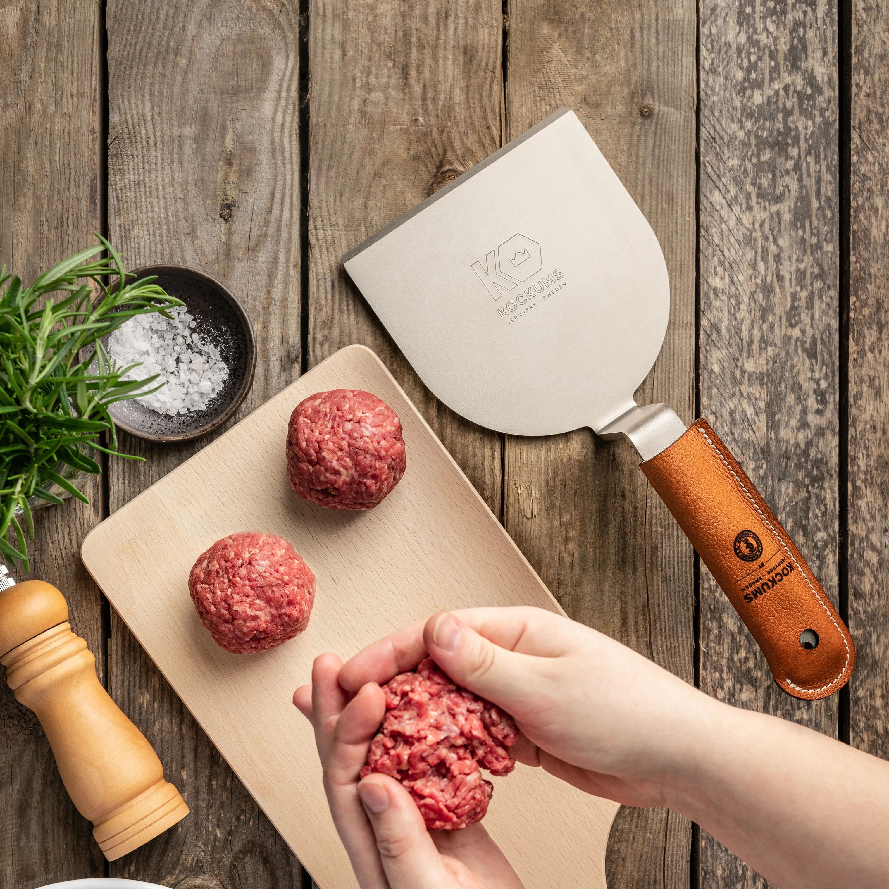 Kockums Jernverk Øvrigt grilltilbehør Burgerpresser i Sølvfarvet/læder, 3