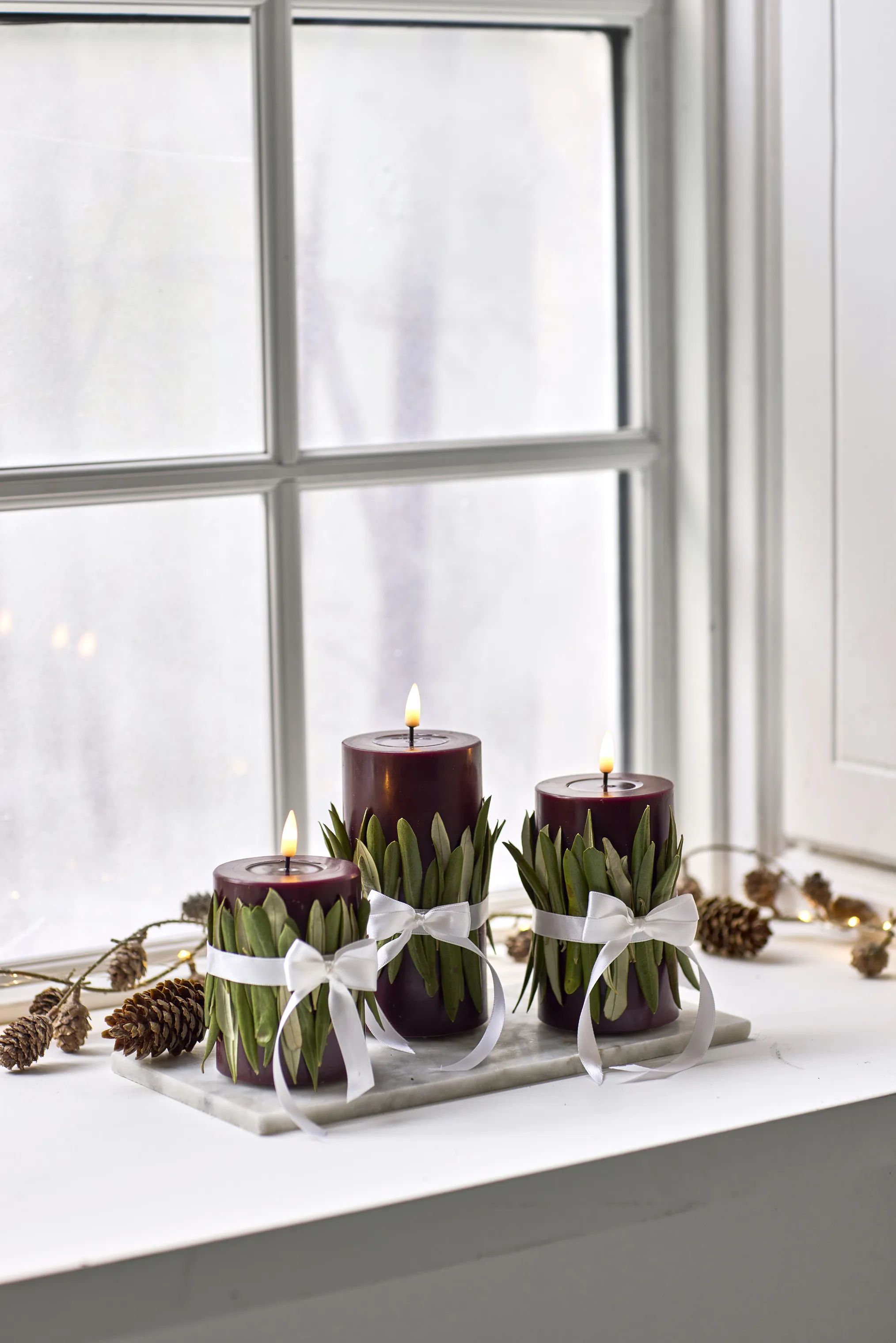 Deluxe Homeart LED-lys Real Flame LED Bloklys i Mørk Bourgogne, 10 cm, 3