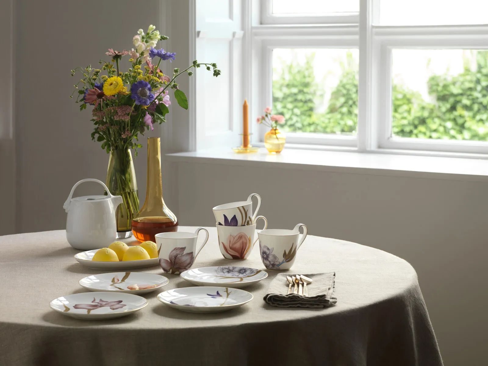 Royal Copenhagen Krus og kopper med hank Flora Højhankskop - Stedmoderblomst i Stedmoderblomst, 2