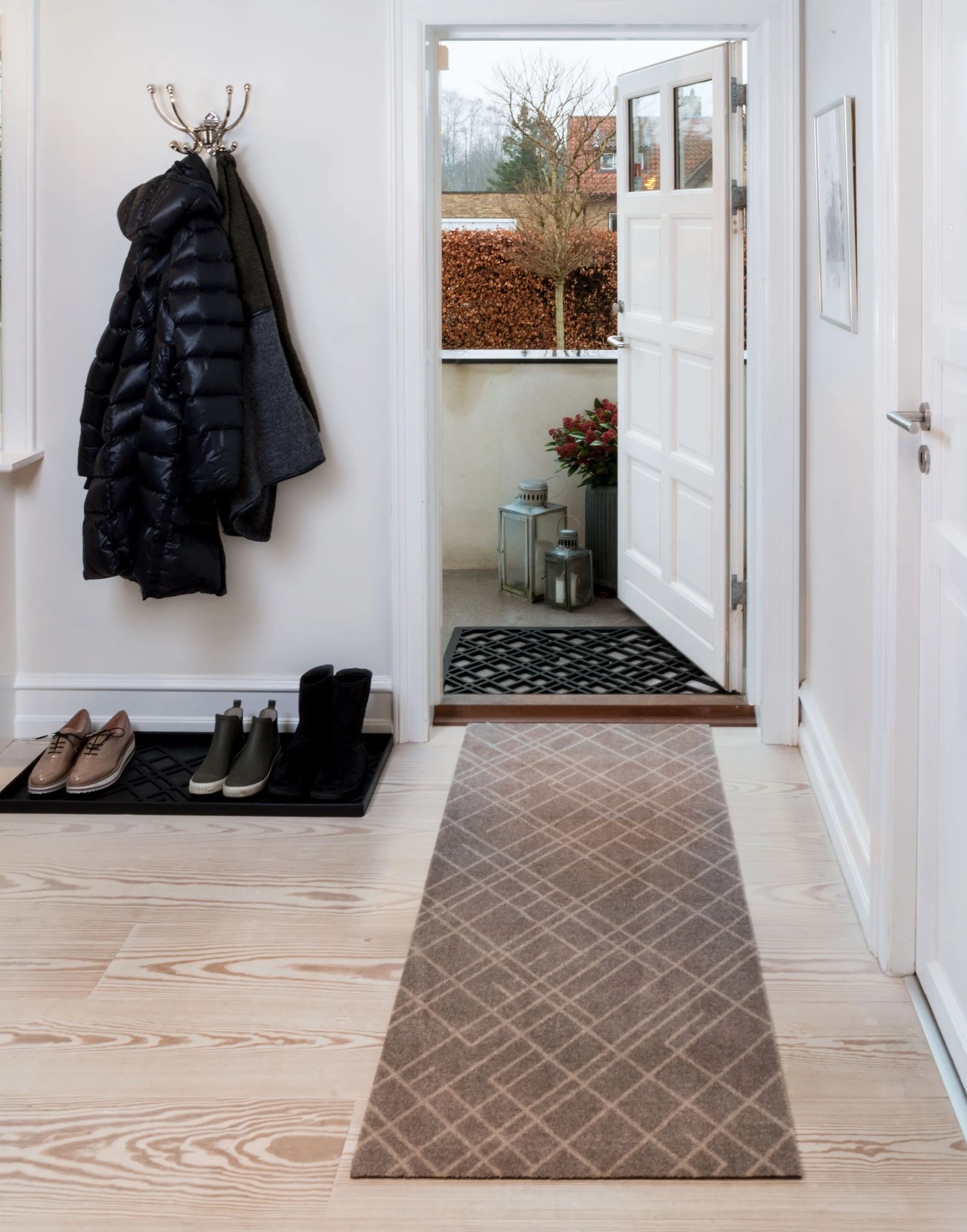 Tica Copenhagen Dørmåtter Lines Gulvmåtte i Brun/beige, B67 x L150 cm, 2
