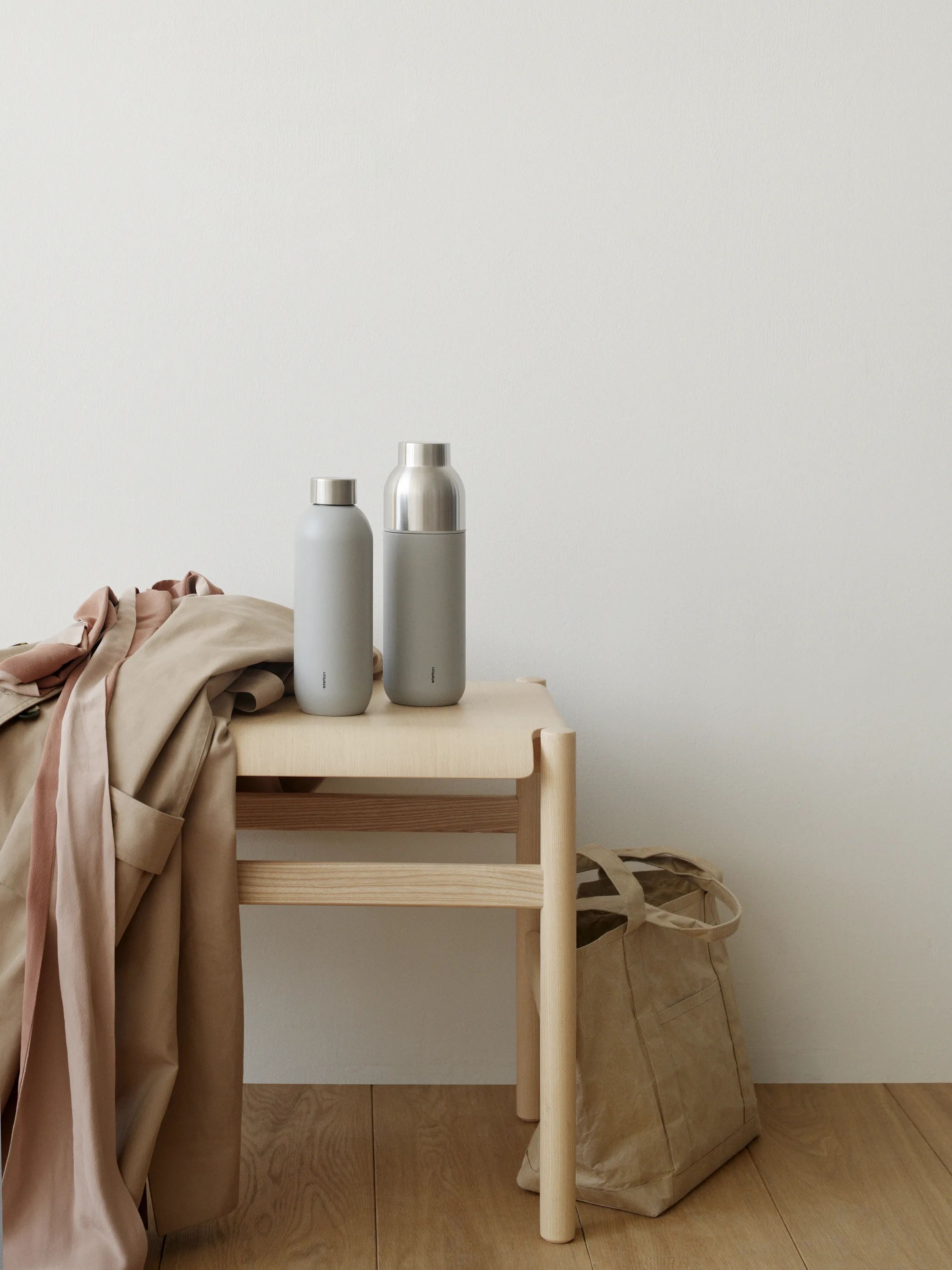 Stelton Drikkedunke I:CONS Keep Cool Termodrikkedunk i Light grey, 0.6 L, 2