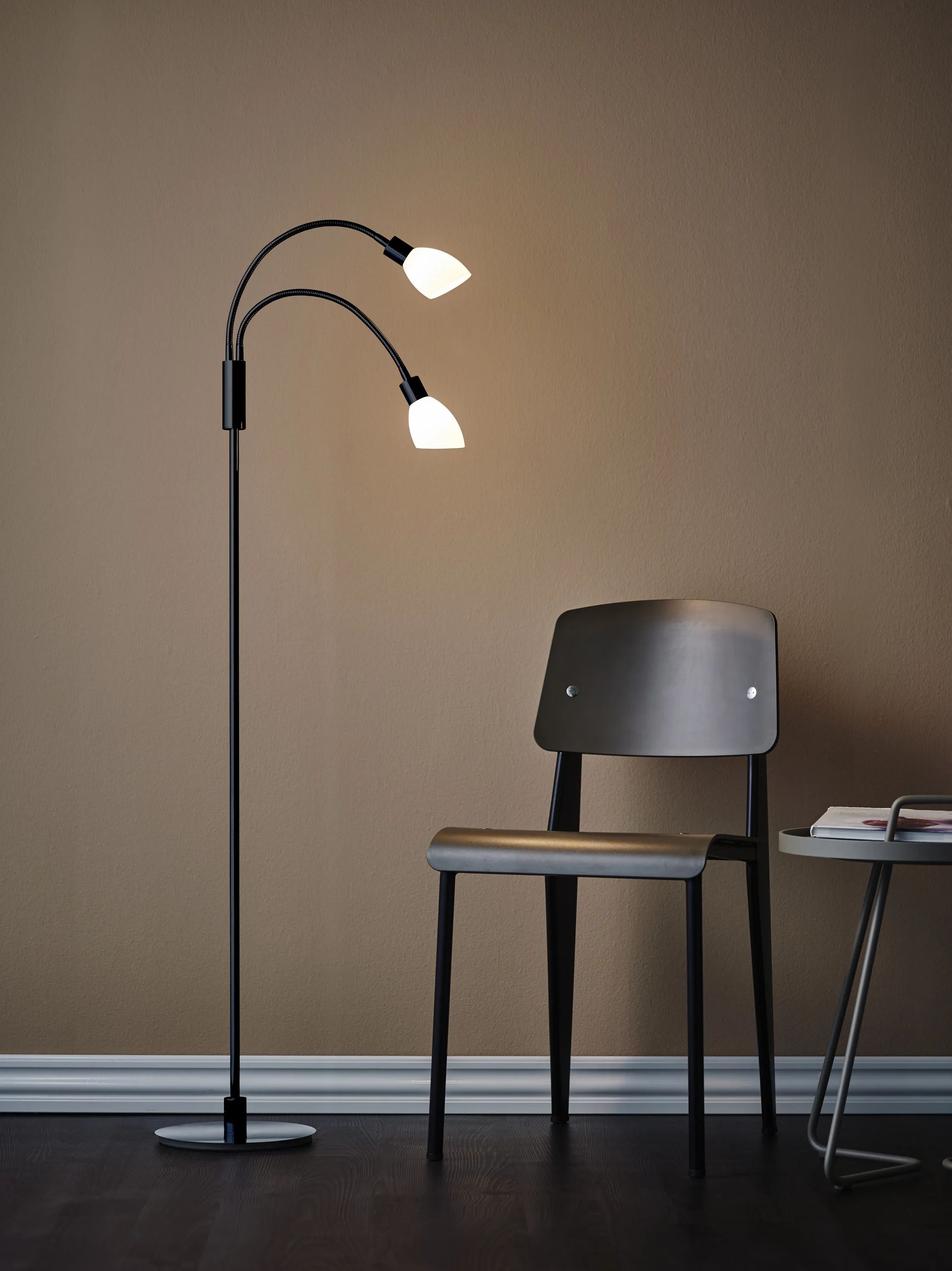 Herstal Gulvlamper Cut Double Gulvlampe i Black/opal, 2