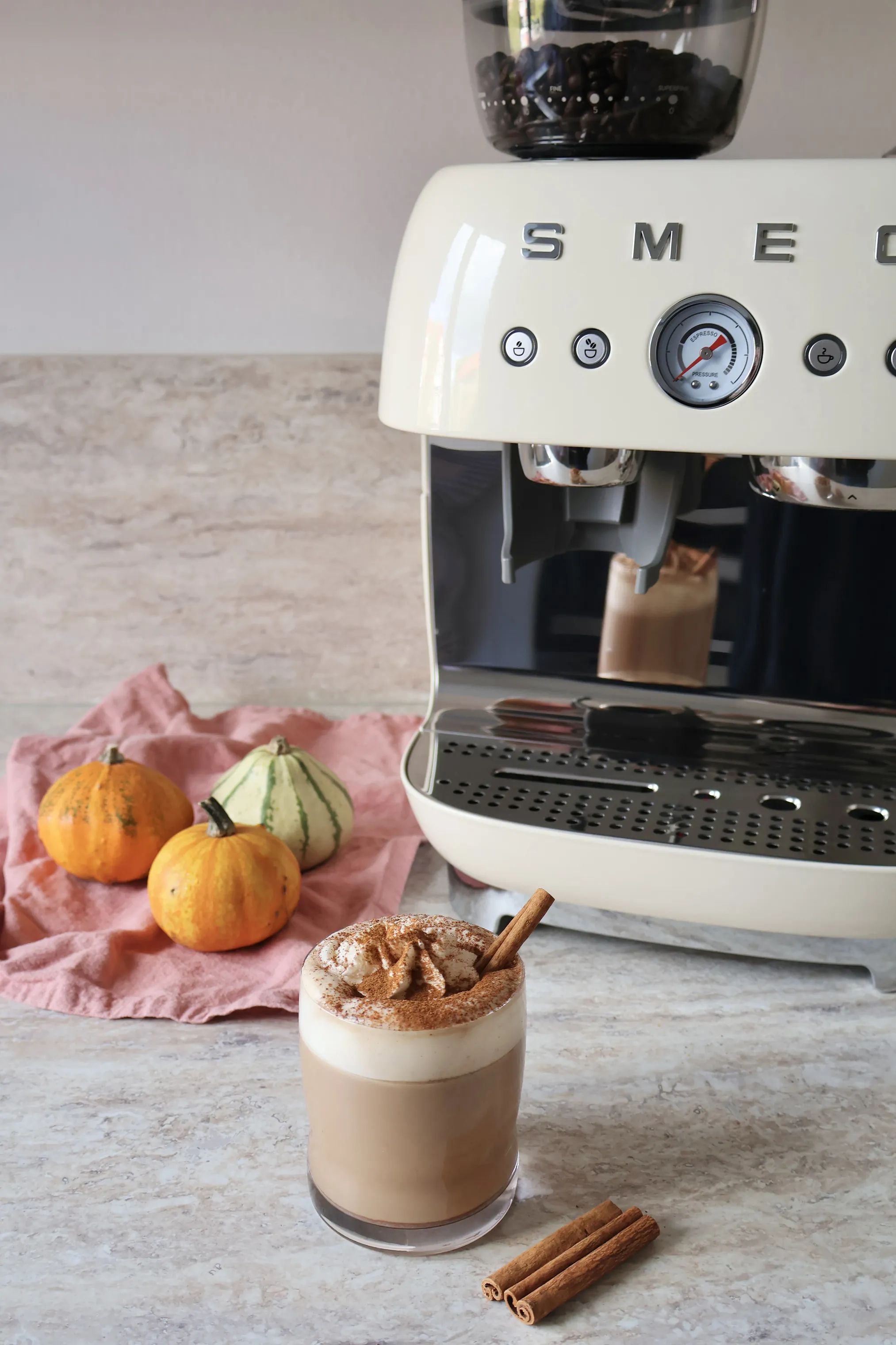 Smeg Espressomaskiner 50's Style Espressomaskine i Creme, 3