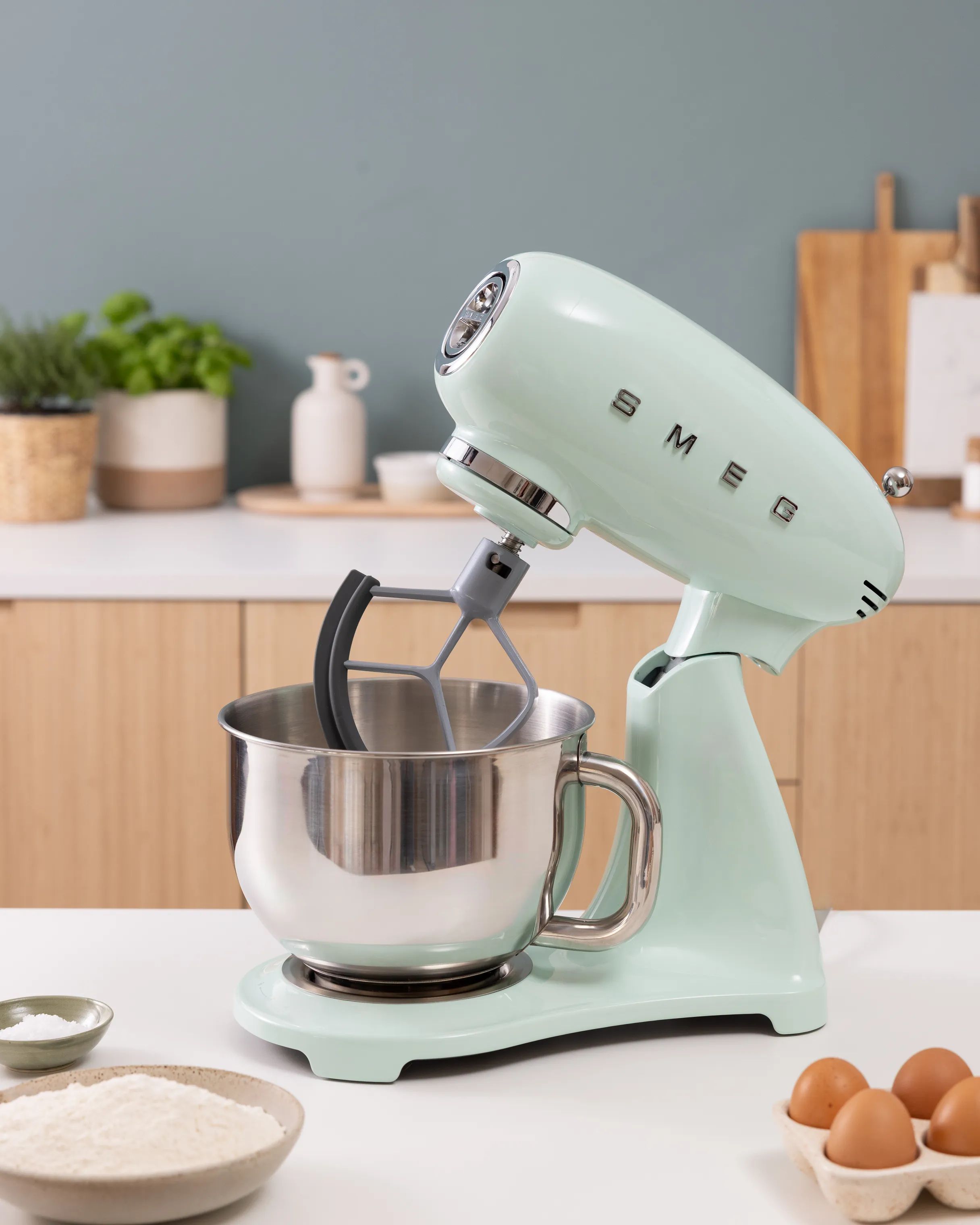 Smeg Røremaskiner 50's style Køkkenmaskine SMF05PGEU i pastelgrøn, 2