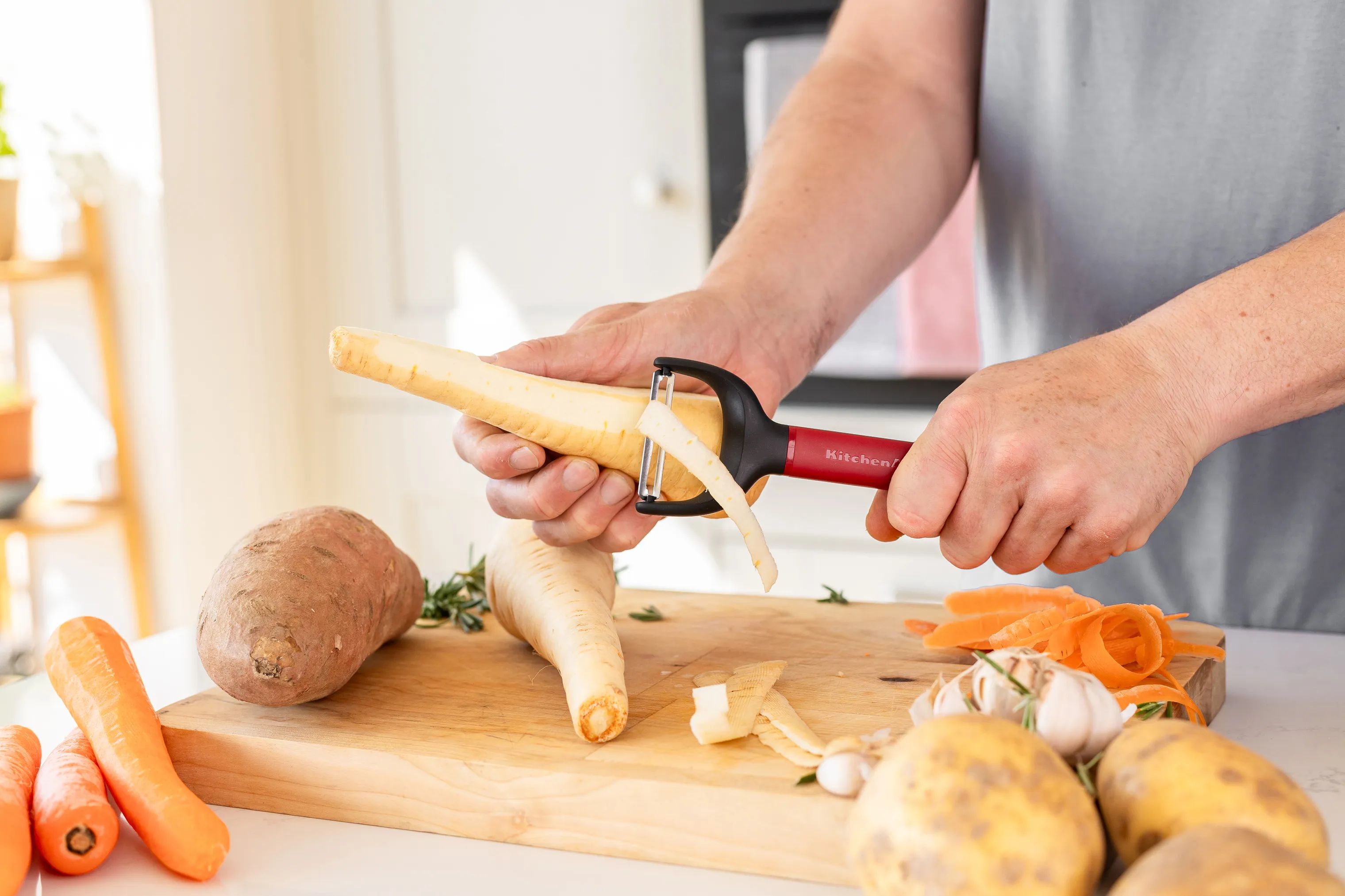 KitchenAid Grøntsags- og kartoffelskrællere Classic Y-Skræller i Rød, 3