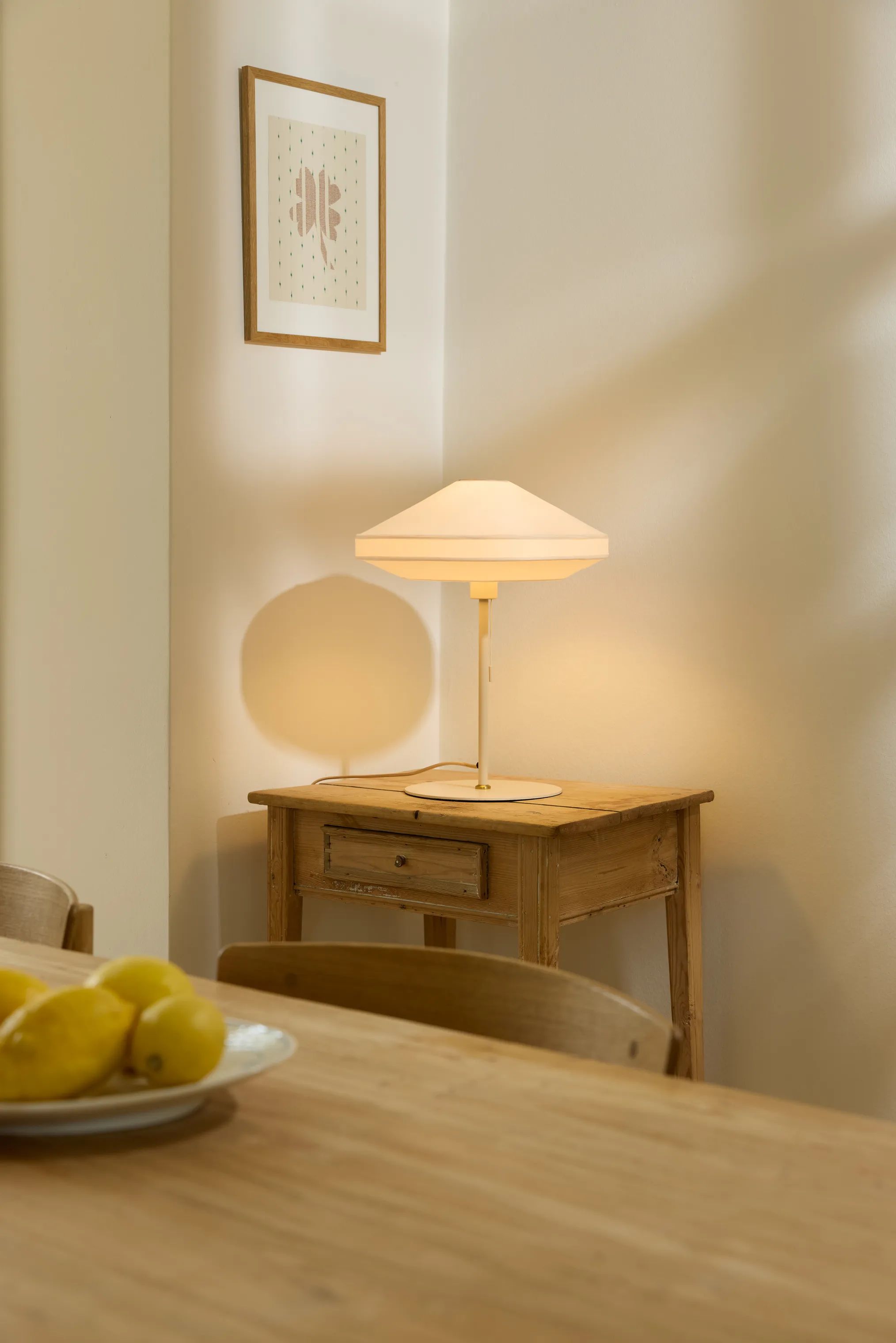 Halo Design Bordlamper Paria Paris Bordlampe i Creme, 2