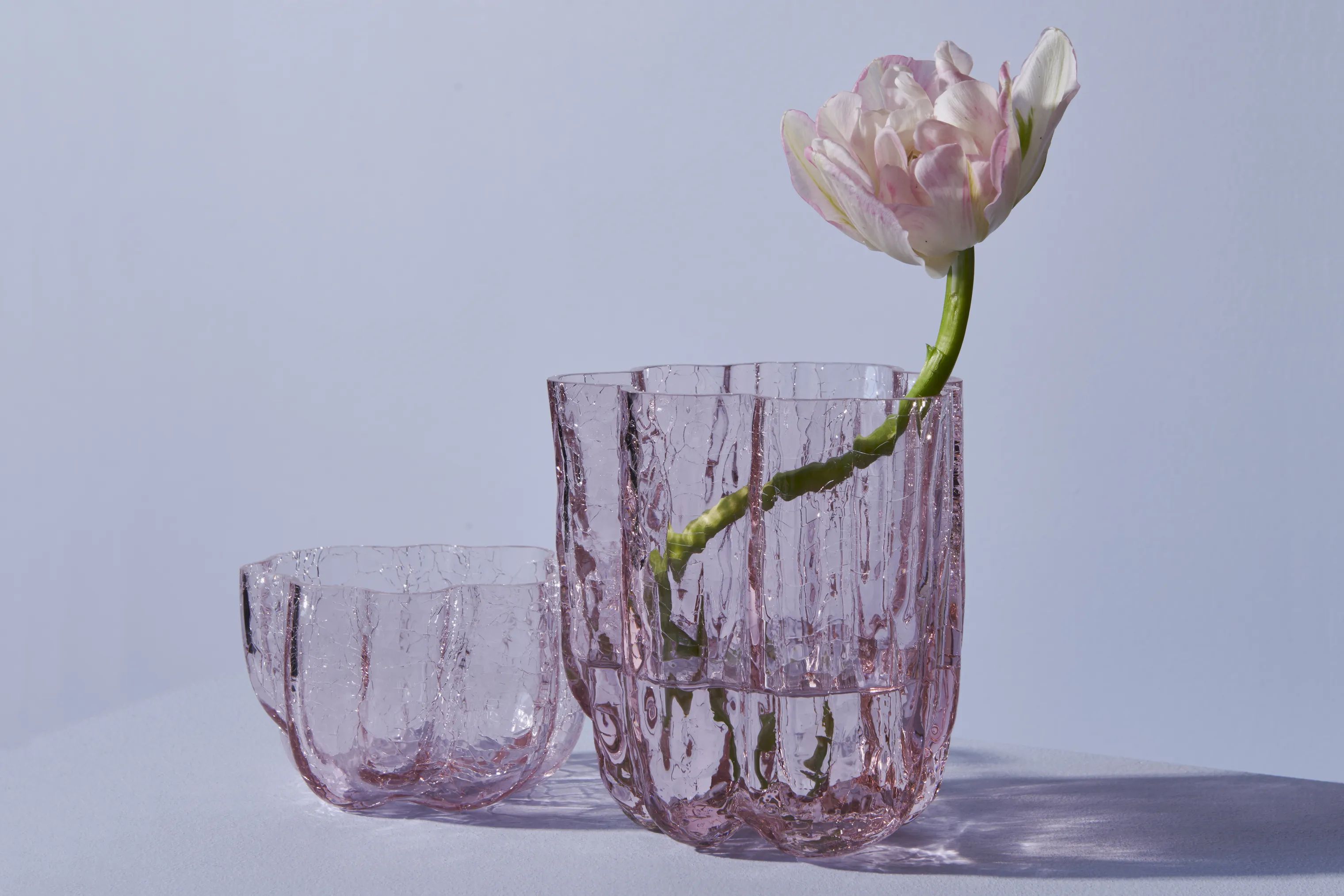 Kosta Boda Fyrfadsstage Crackle Lysestage i Pink, 2