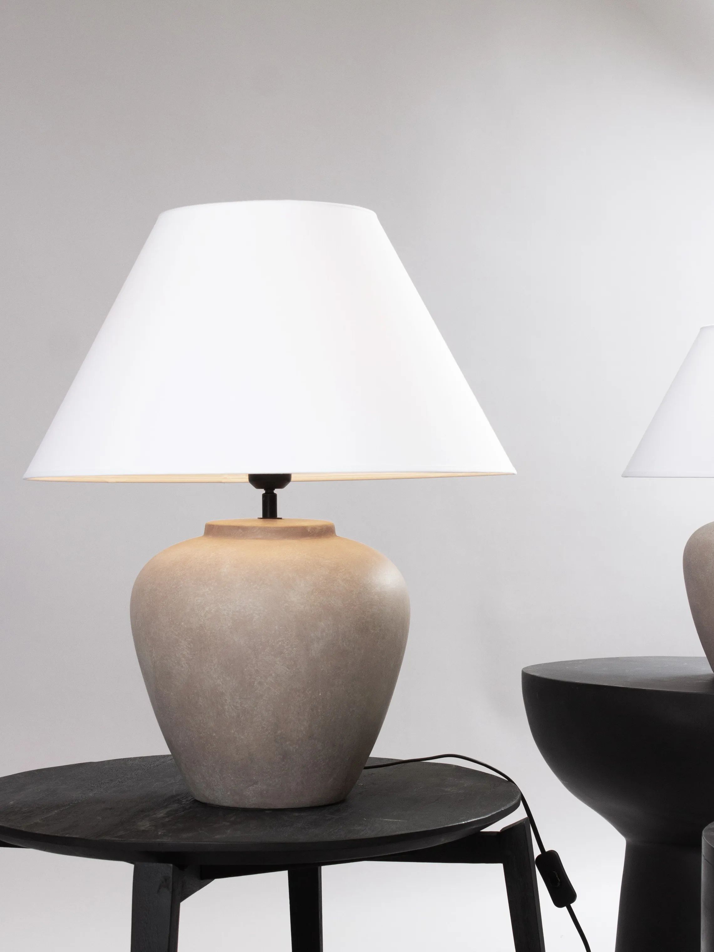 PR Home Bordlamper Lilly Bordlampe i Beige, 2