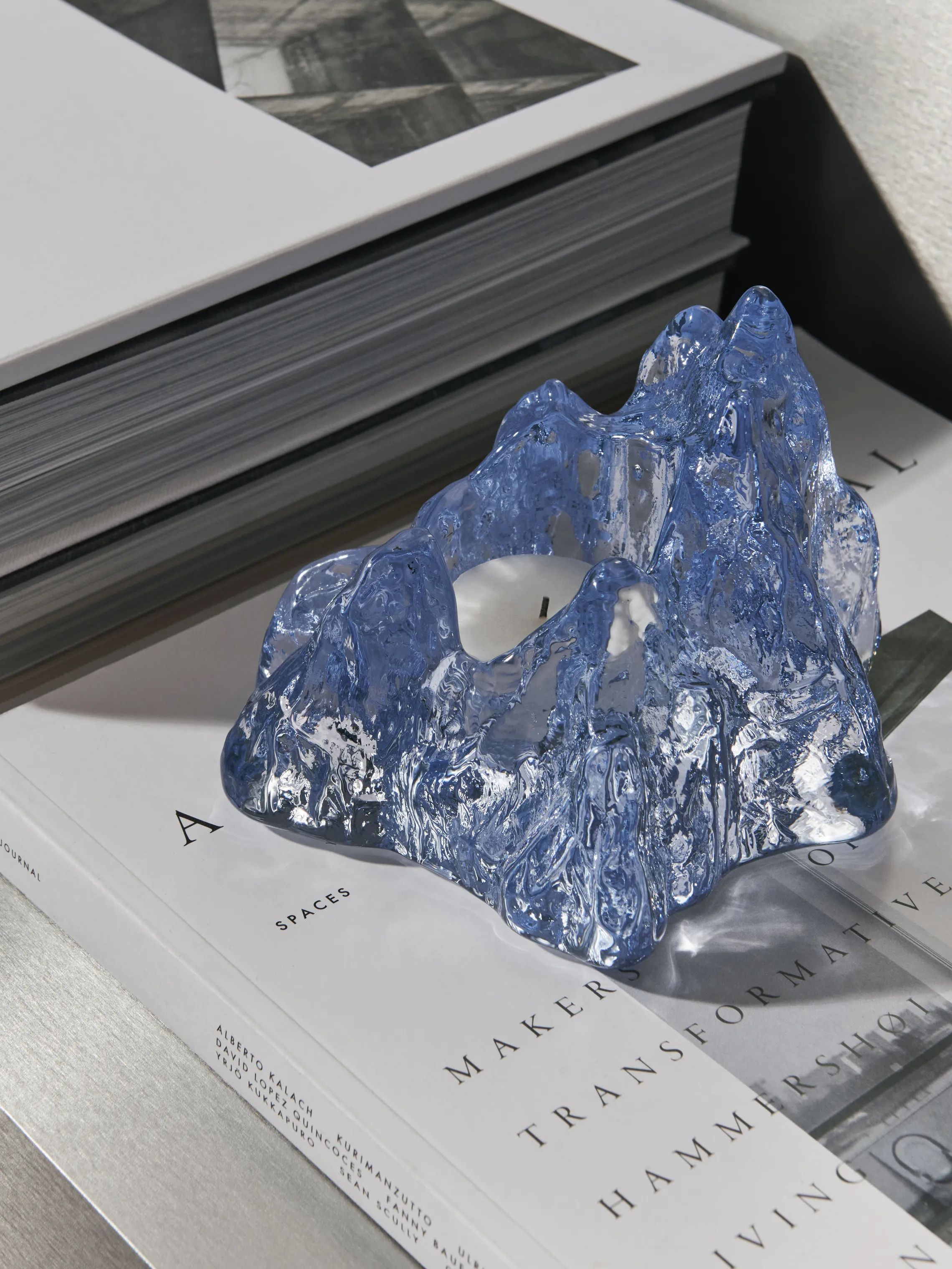 Kosta Boda Fyrfadsstage The Rock Lysestage i Ice Blue, 2