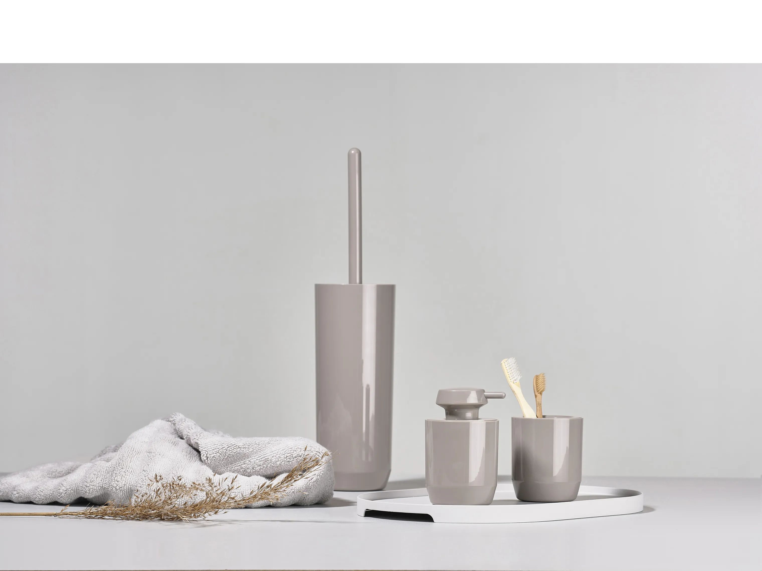 Zone Tandbørsteholdere Suii Tandbørstekrus i Taupe, 9 cm, 3
