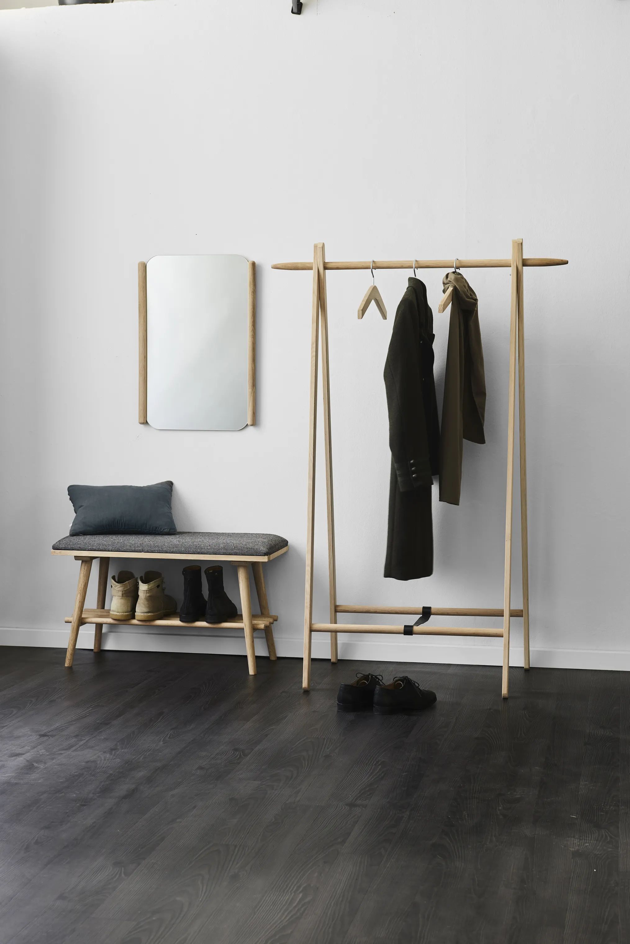 CASA Living Skamler Skobænk m. hylde og hynde i Hvid/grå, 2