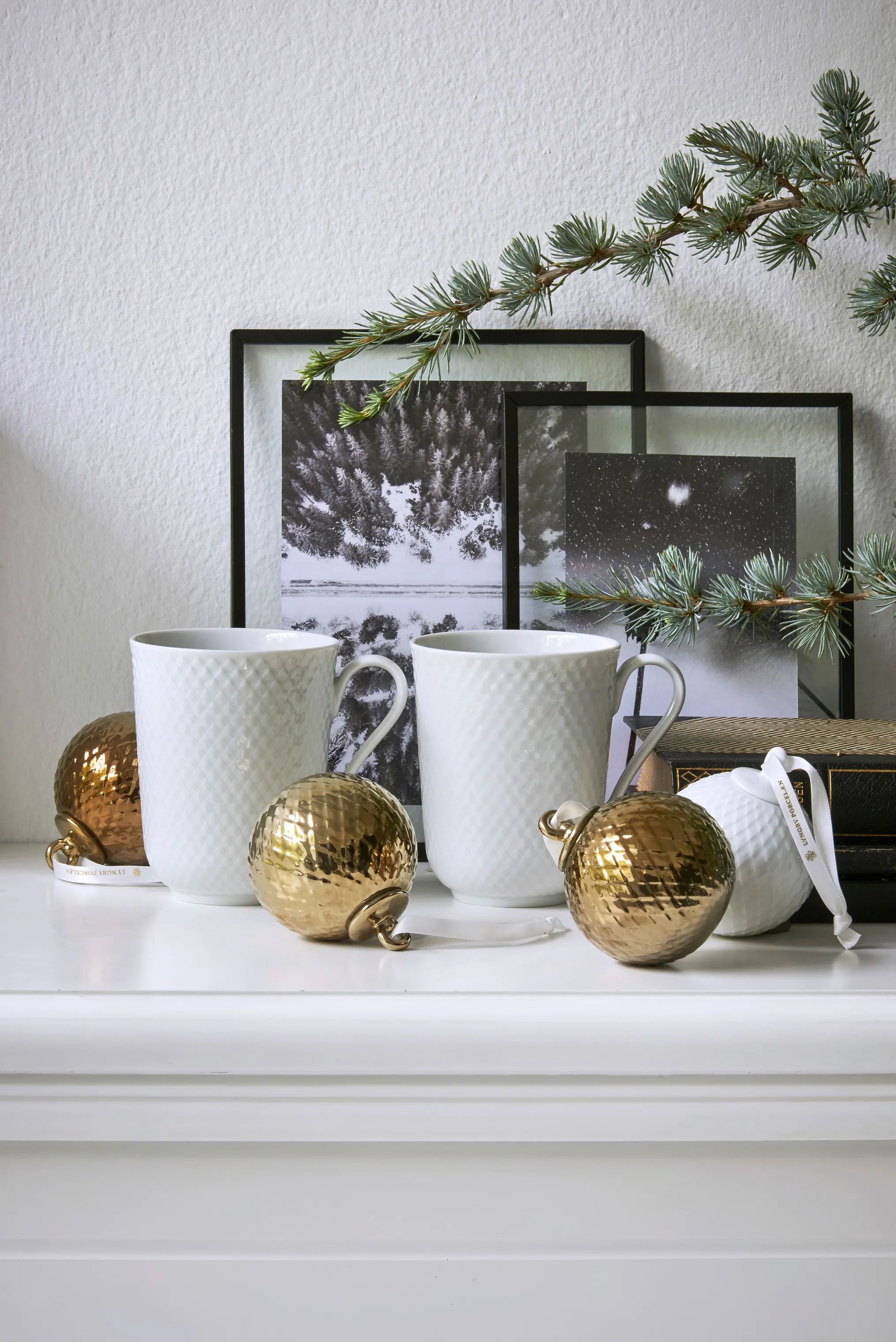 Lyngby Porcelæn Krus og kopper med hank Rhombe Krus - 2 stk. i Hvid, 33 cl, 2