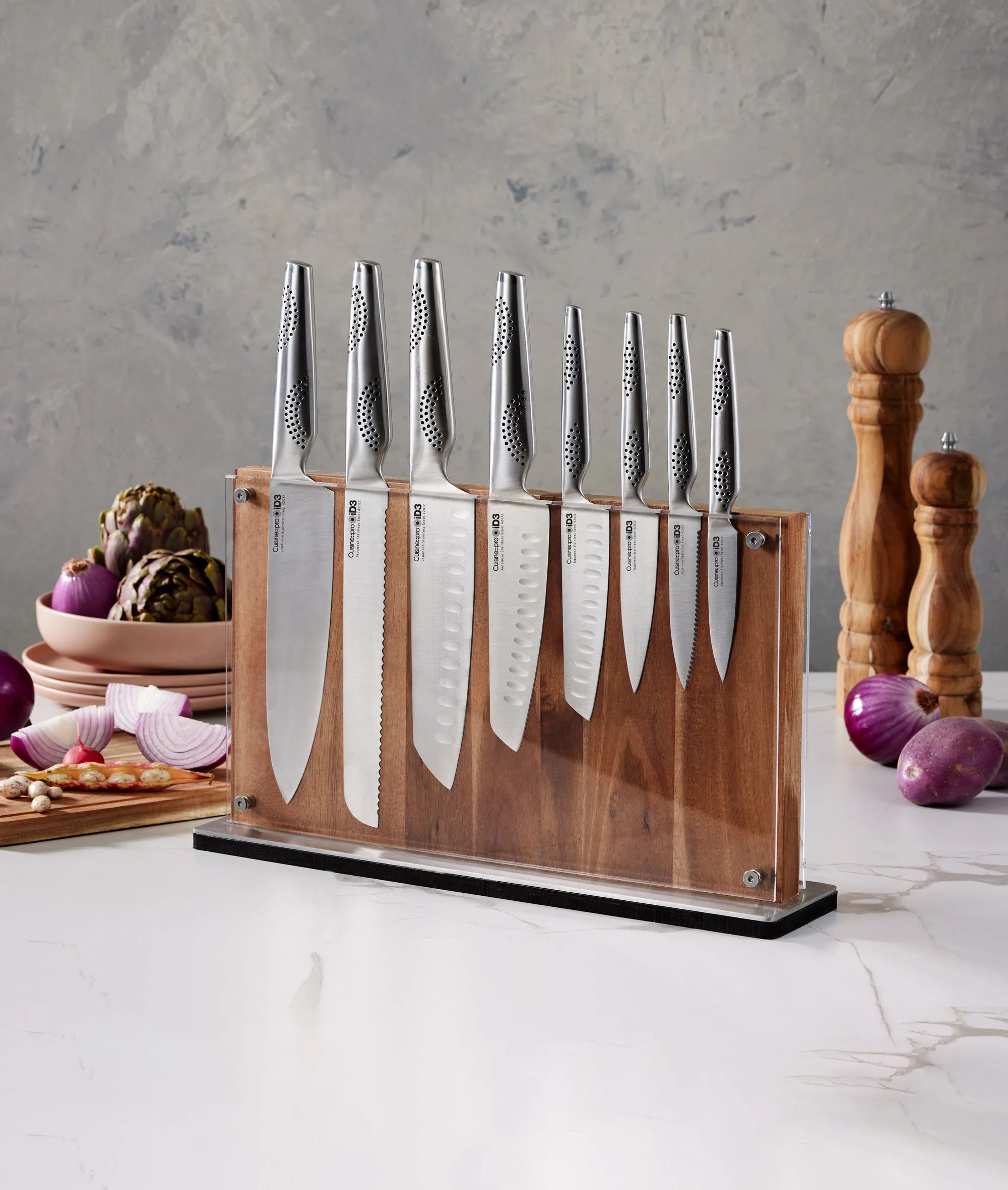 THE CUSTOM CHEF™ Knivblokke med knive Cuisine::pro®
iD3® Cuisine::pro iD3 Ryu Knivblok - 9 dele i Brun/klar, 2