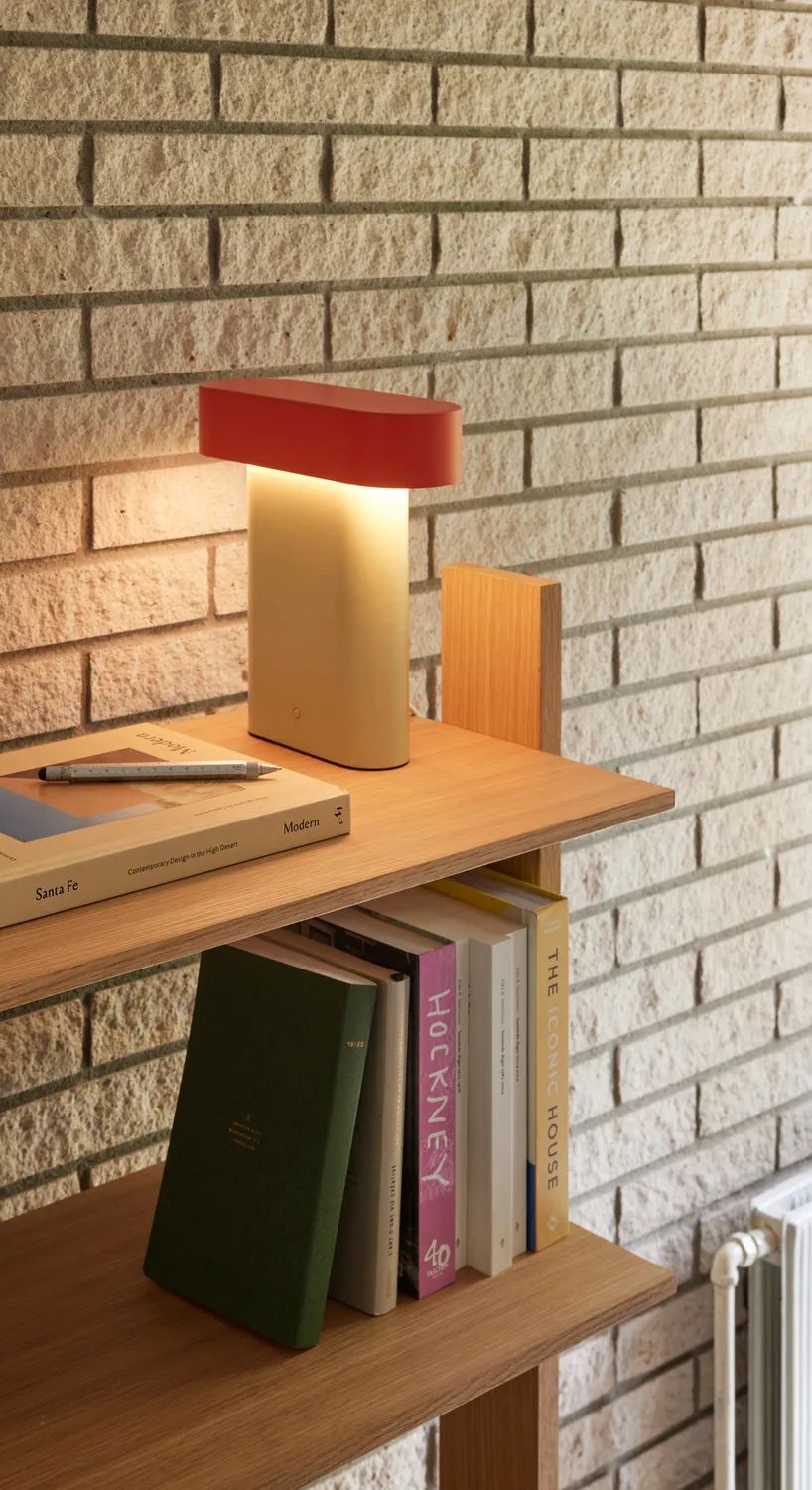Hübsch Bordlamper Sleek Bordlampe i Lysegrøn/Rød, 2