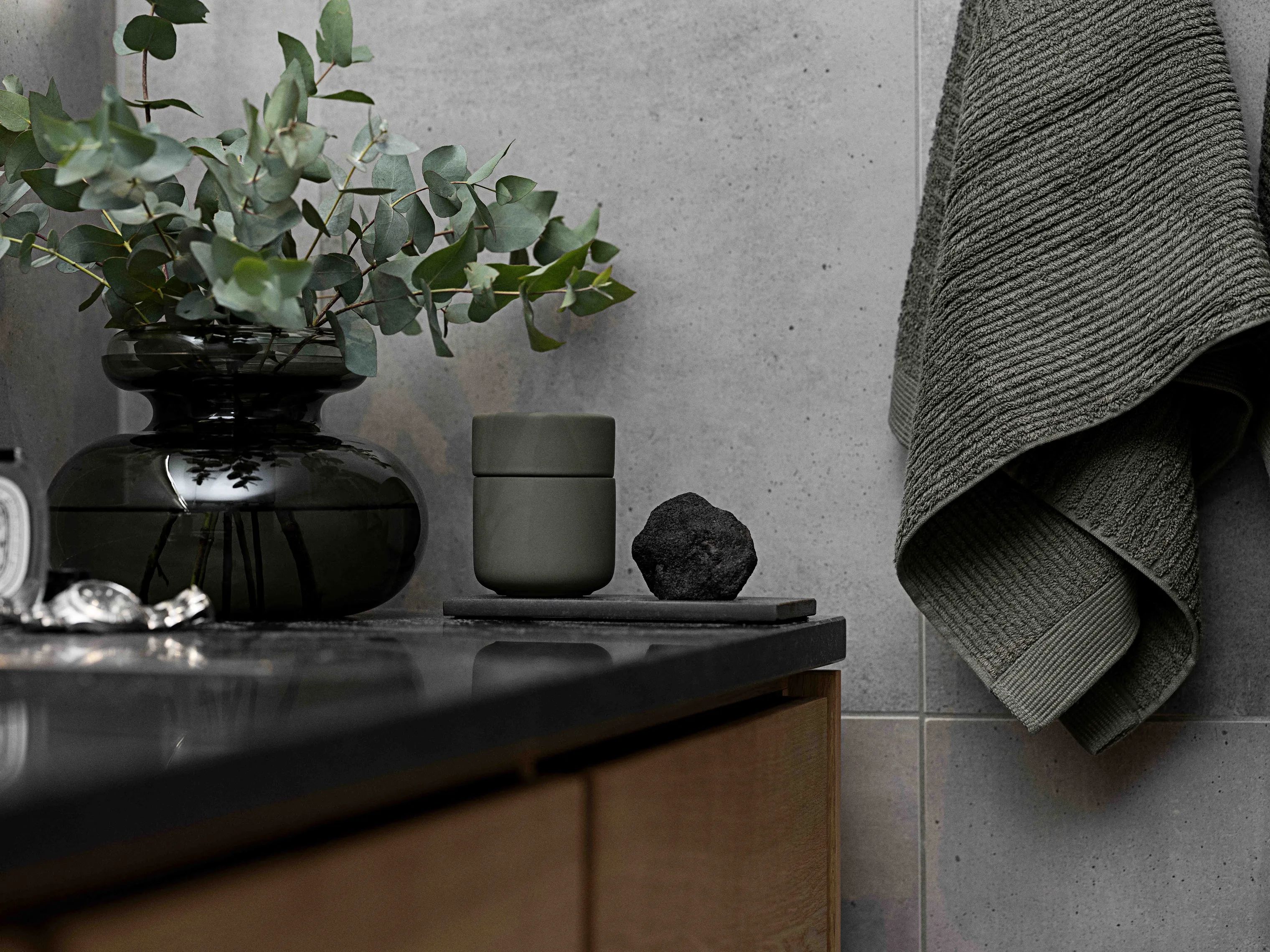 Zone Krukker med låg Ume Krukke m. låg i Olive Green, 2
