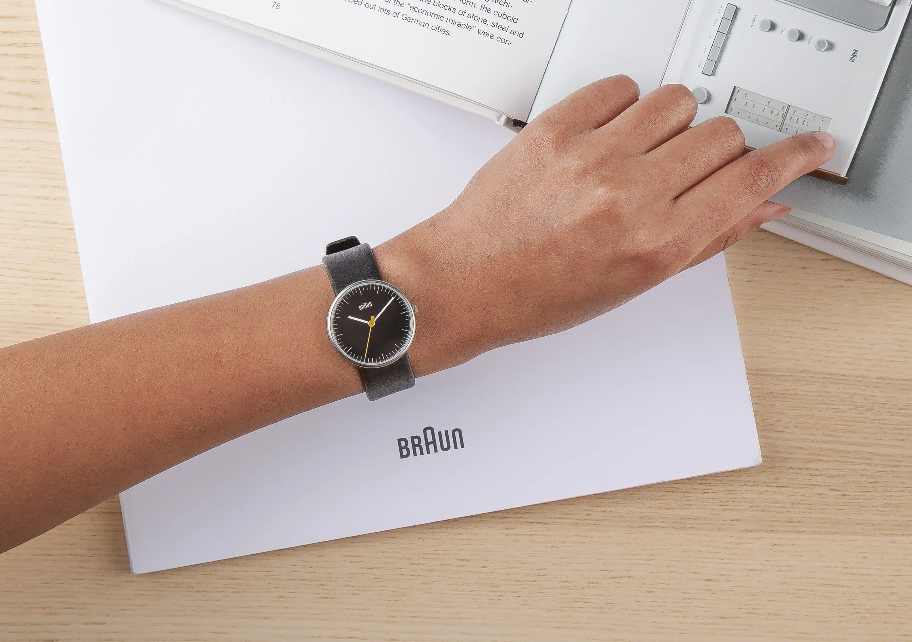 Braun Armbåndsure Classic Armbåndsur - Dame i Sort, 2