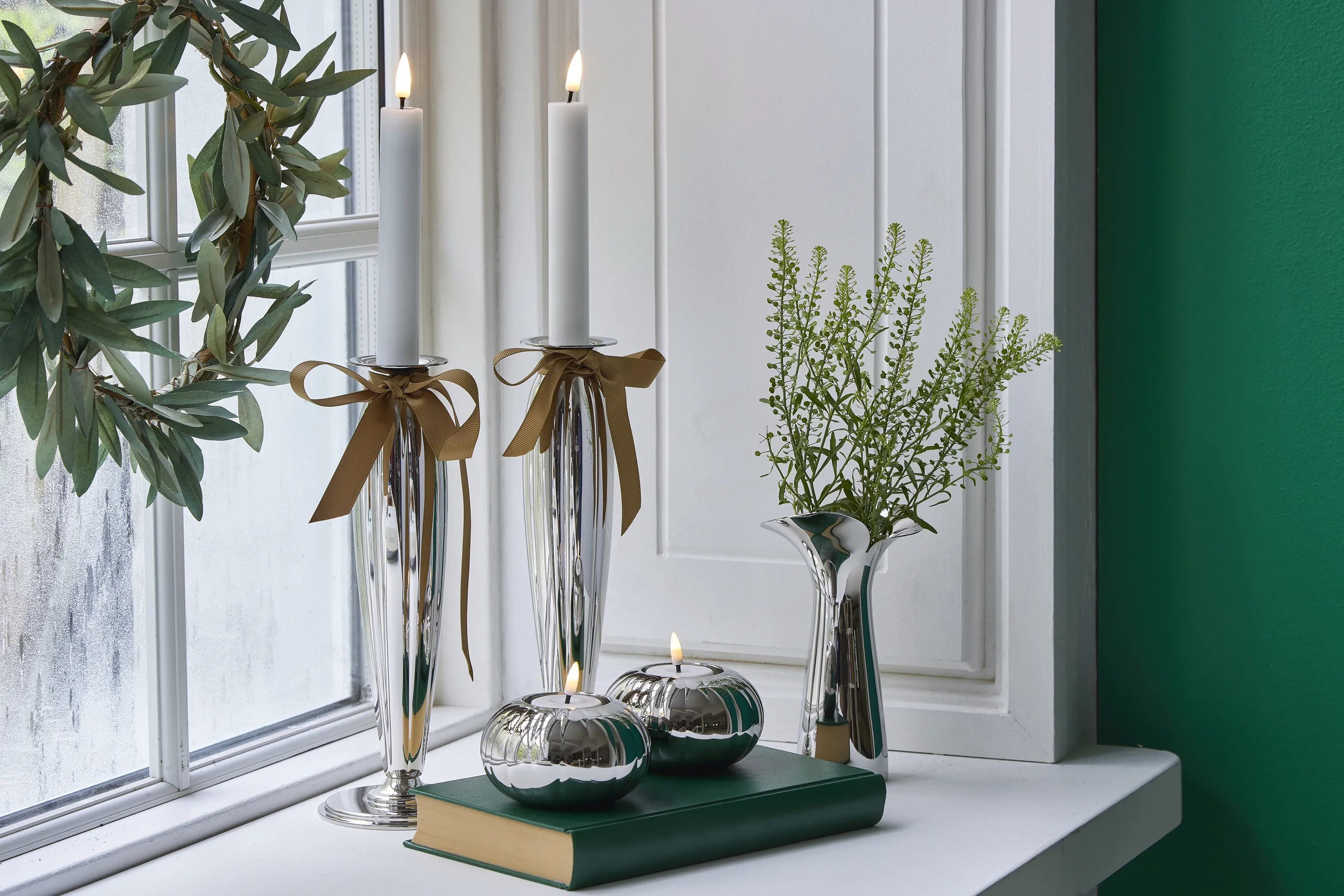 Georg Jensen Kronelysestage Bernadotte Lysestagesæt - 2 dele i Blank/Stål, 23,6 cm, 6