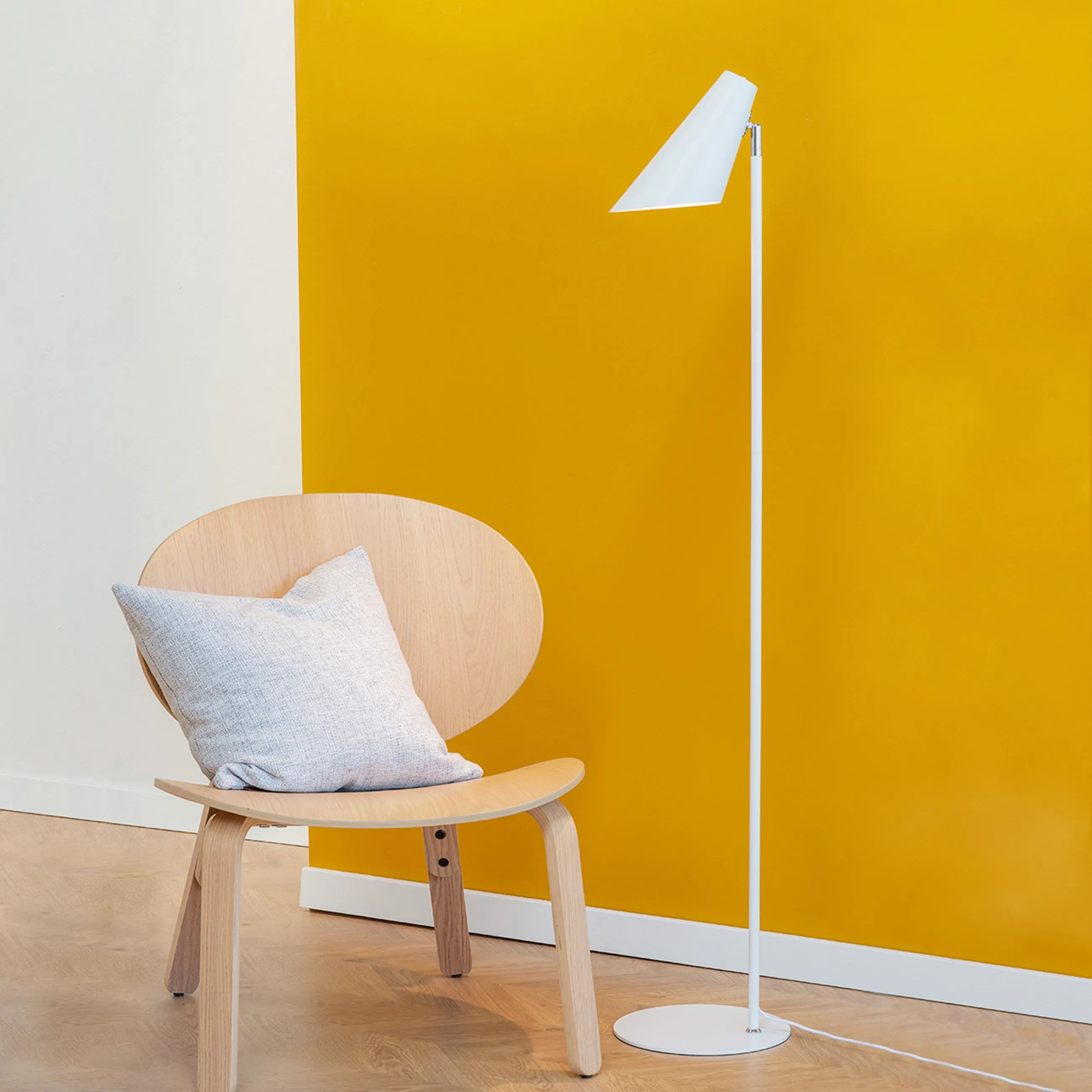 Dyberg Larsen Gulvlamper Cale Gulvlampe i Hvid, 2