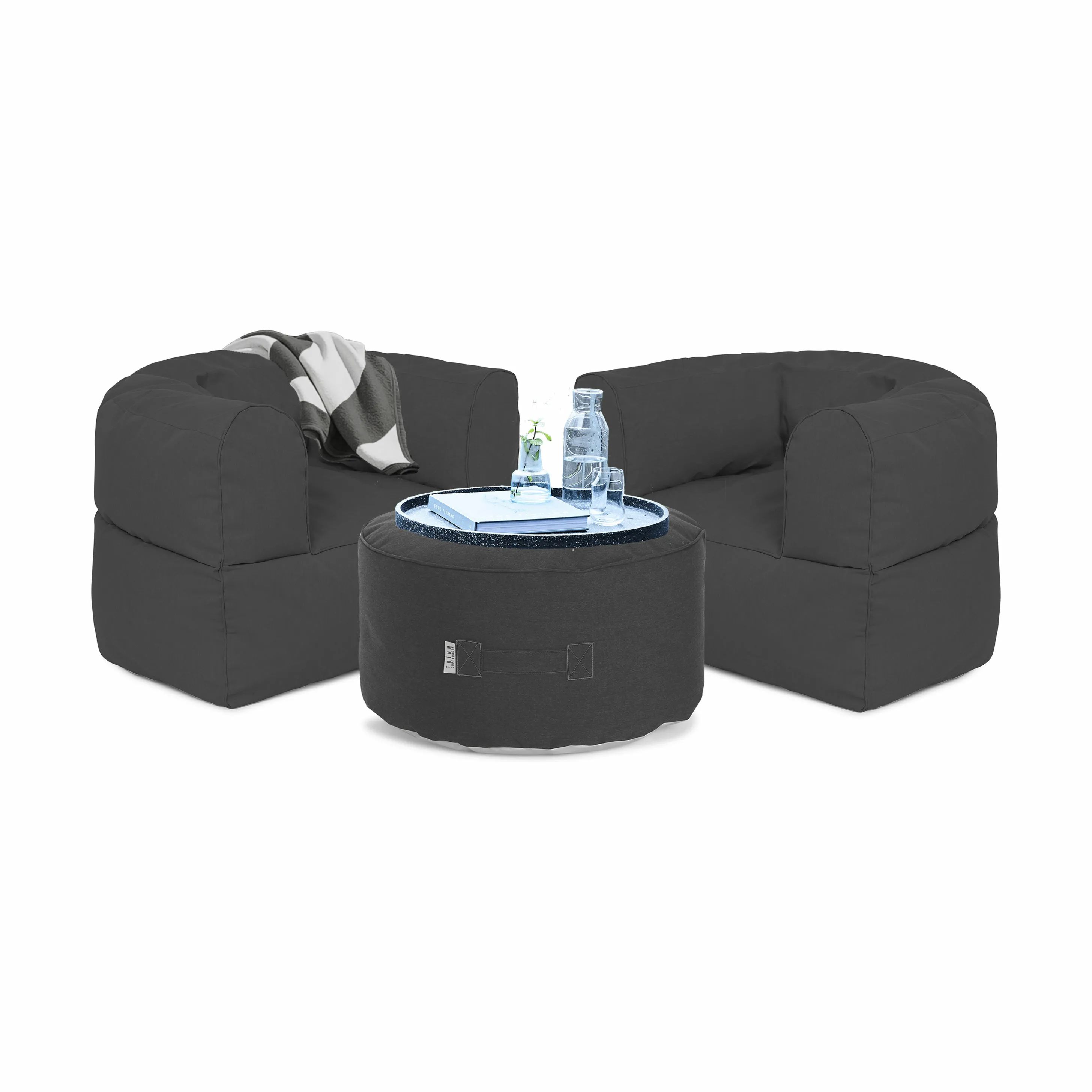 TRIMM Copenhagen Loungesæt Conversation Loungesæt i Graphite, 2 stole og 1 bord/skammel, 1
